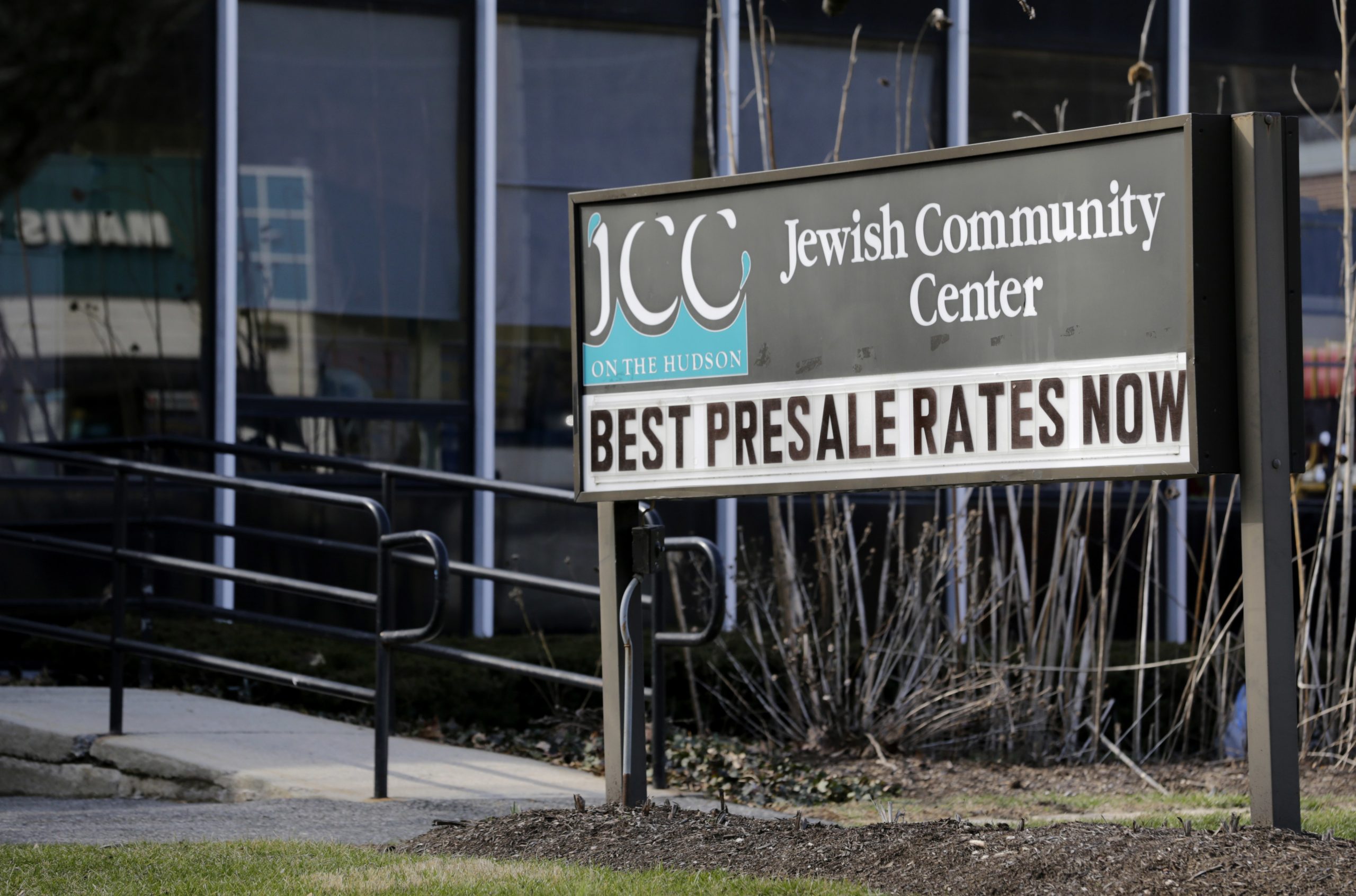 St. Louis man, former journalist, arrested for making threats against Jewish centers