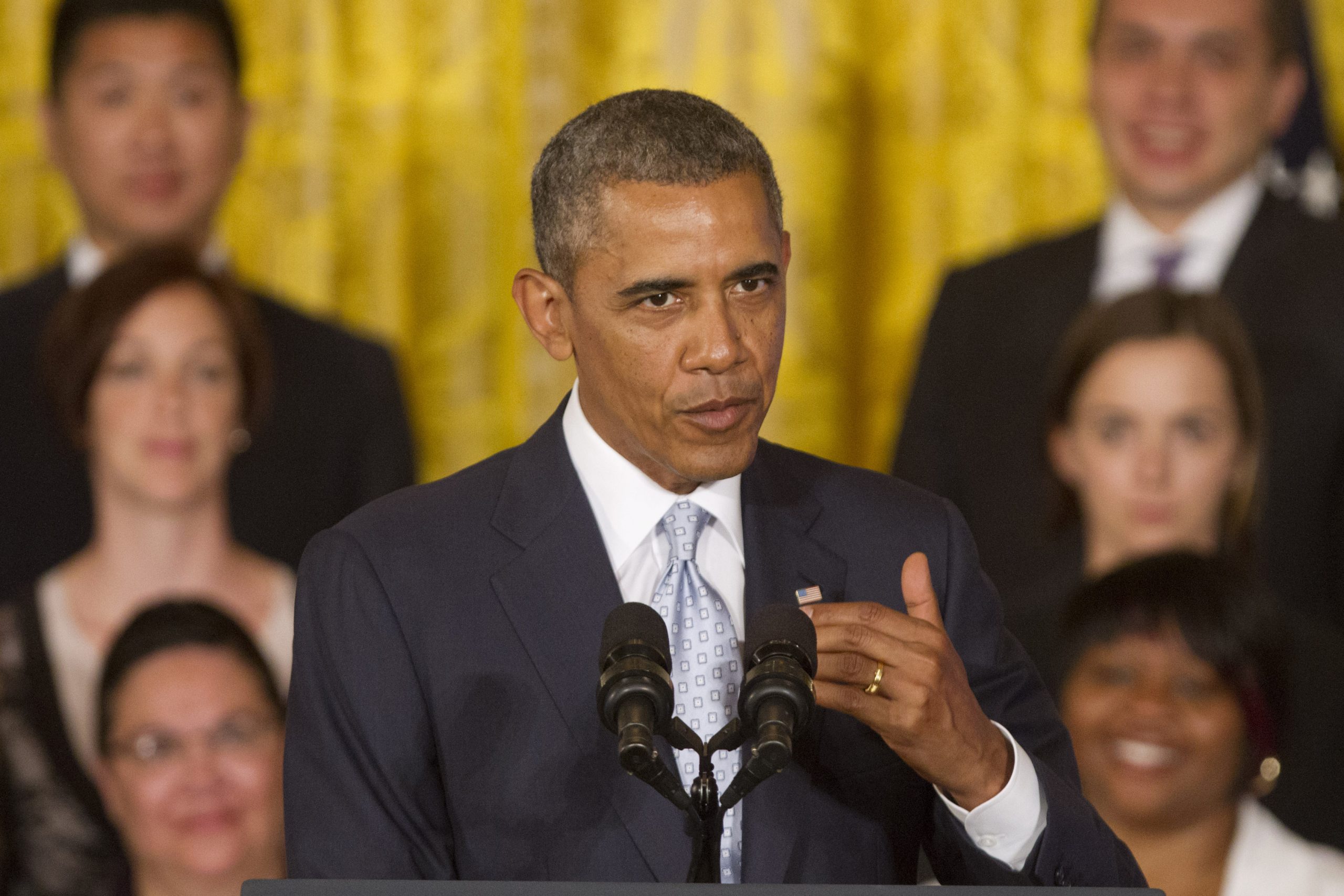 Prodding Congress, Obama acts to ease student debt