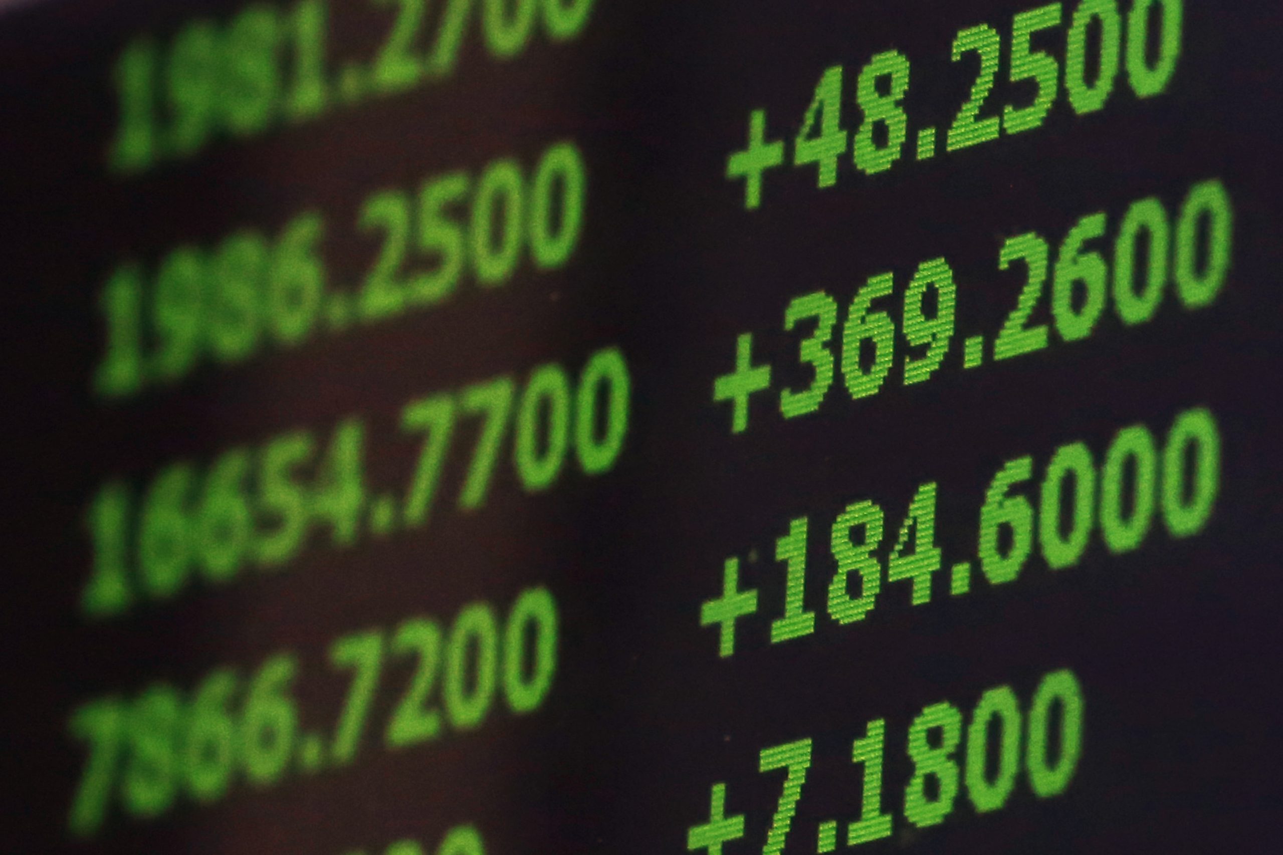 Fed officials unconcerned as stocks drop on China fears