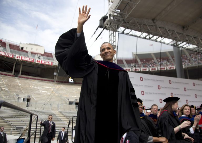 Obama hits the links with trio of senators