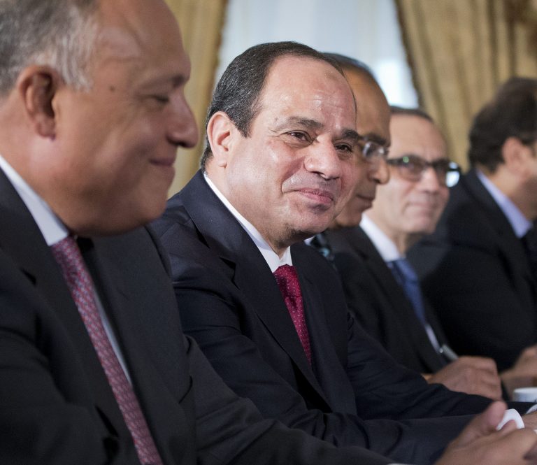 Egyptian President Abdel Fattah el-Sisi, center, and members of his delegation meet with President Barack Obama, and his delegation, Thursday, Sept. 25, 2014, in New York. (AP Photo/Pablo Martinez Monsivais)