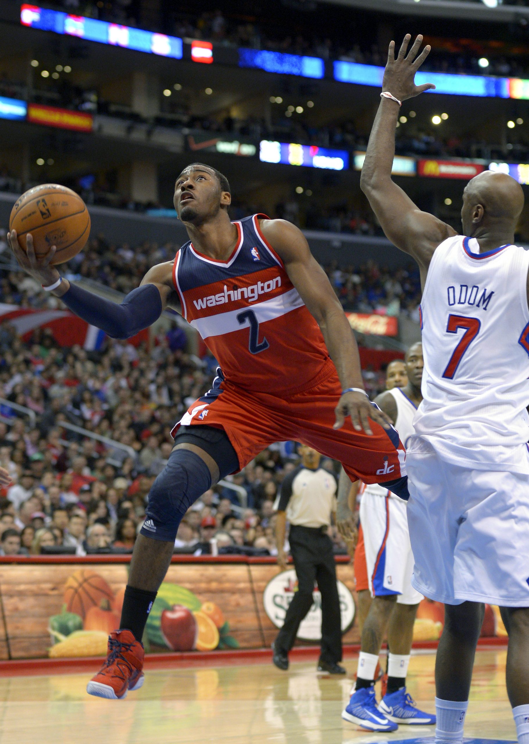 Clippers pull away at end to beat Wizards