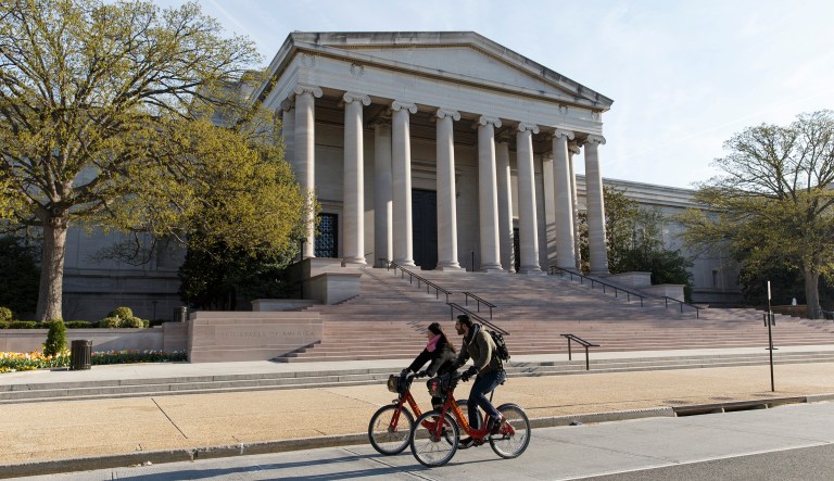 A noose was seen hanging on a lamppost on Saturday afternoon outside the National Gallery of Art, the U.S. Park Police said. (AP Photo/J. Scott Applewhite)