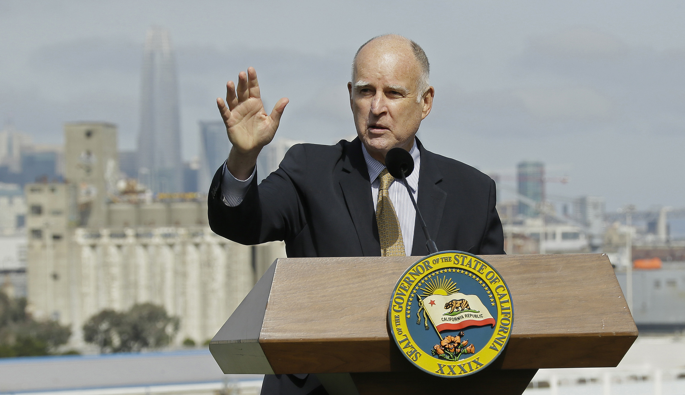‘Like we’re suffering an attack from Mars’: Jerry Brown urges US to work with world to speed up climate action