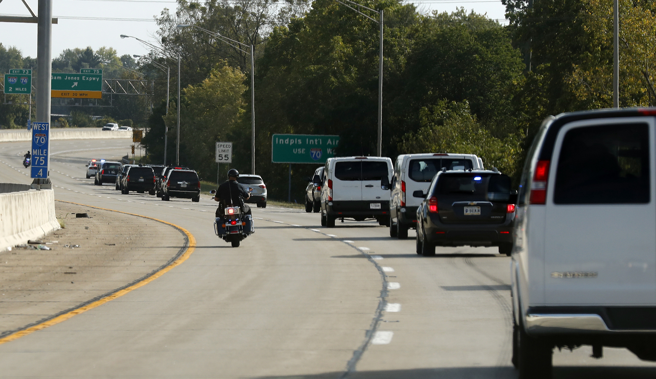 Police officer injured after crash in Trump motorcade