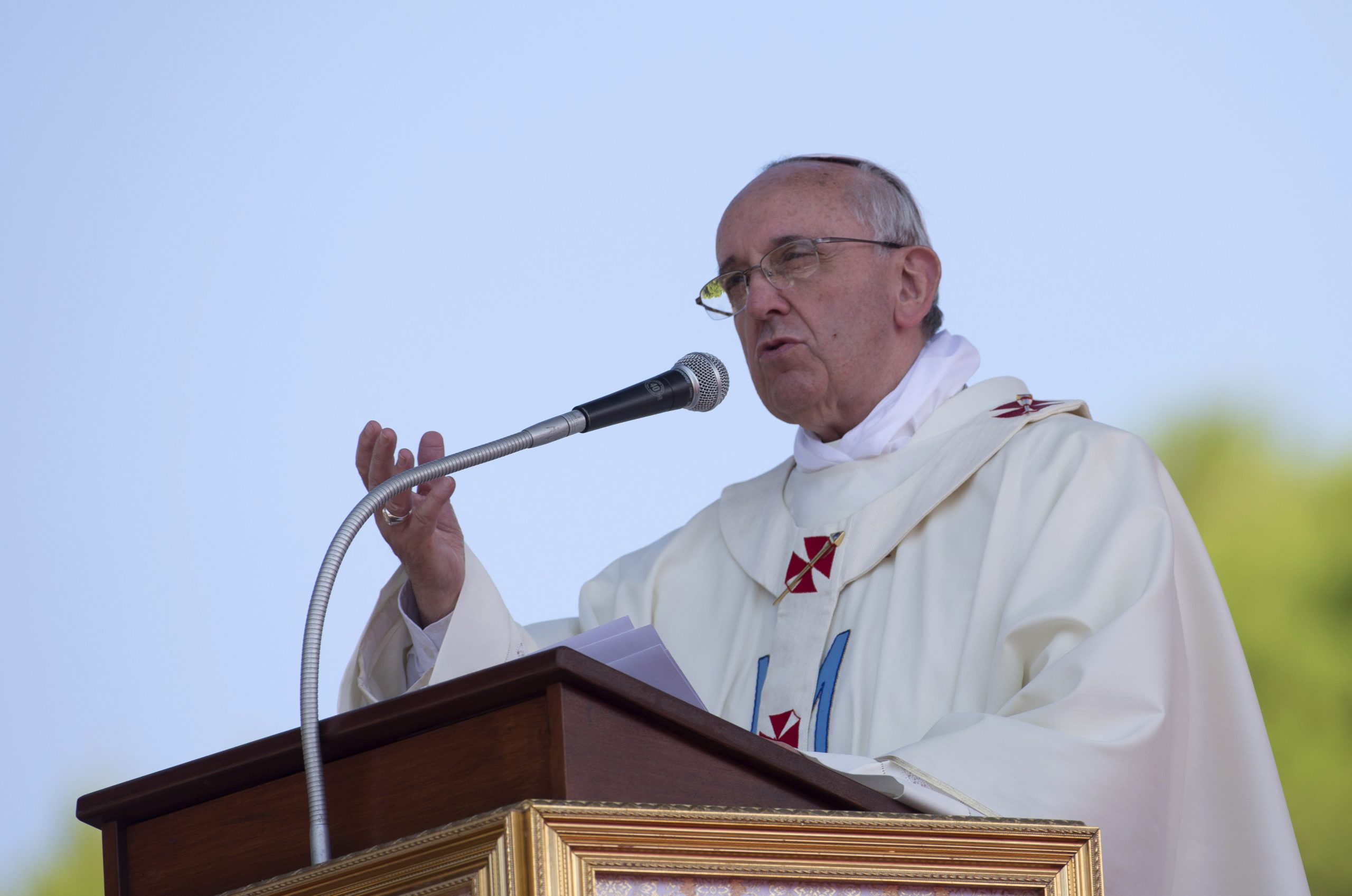 How easy it is to misreport a pope