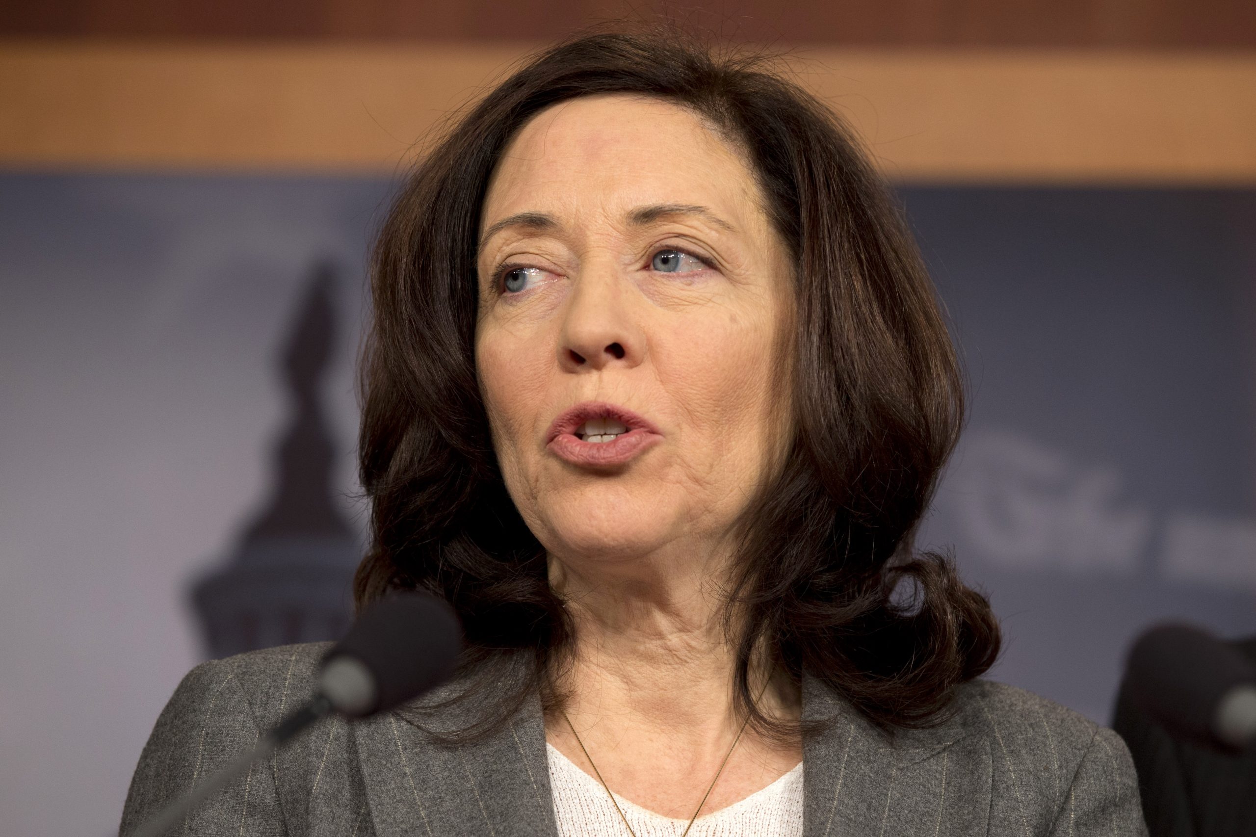 Cantwell targets small business loan gender gap