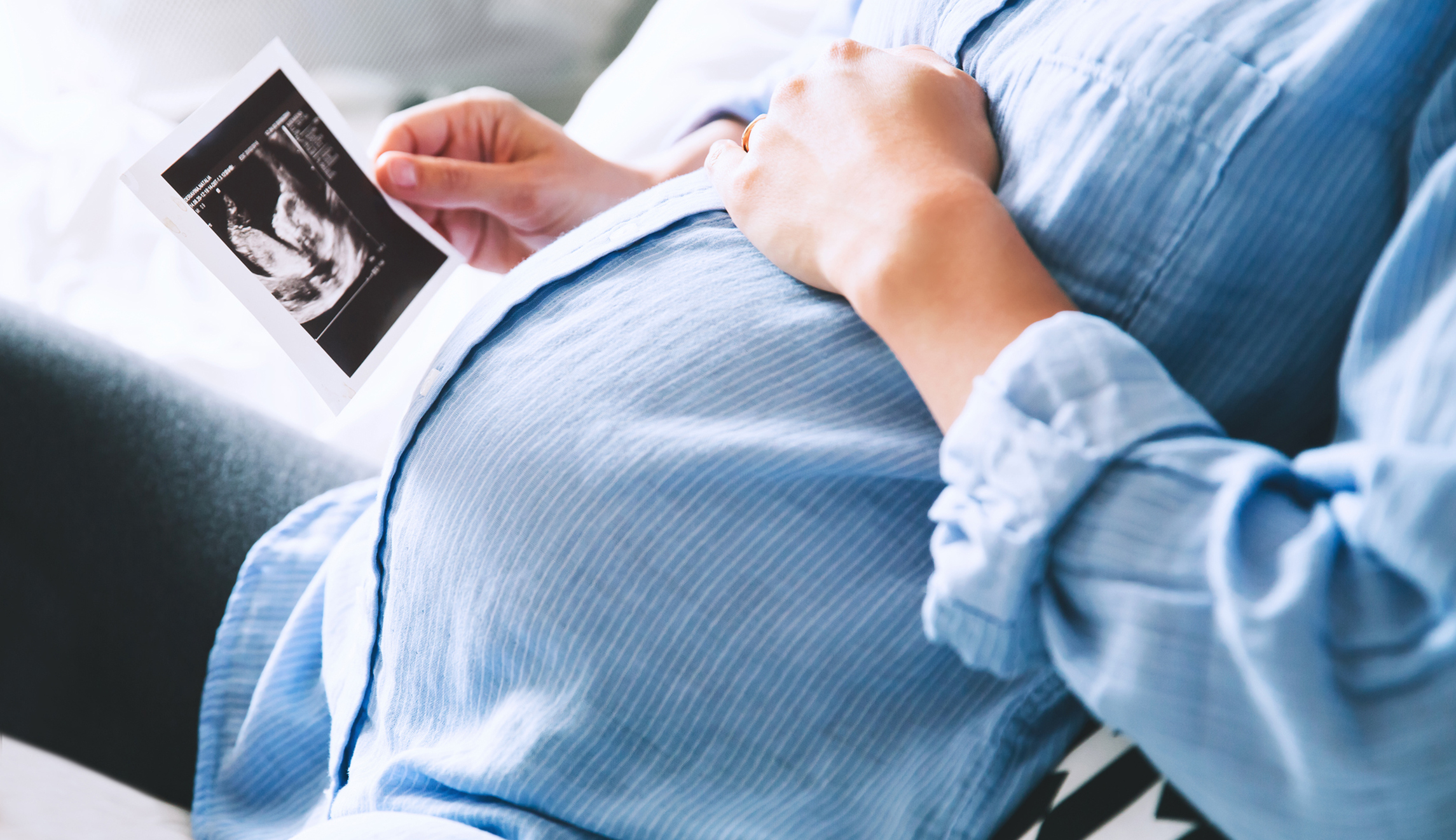 Senate panel advances bill to boost maternity care