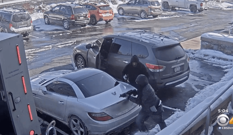 VIDEO: FBI searching for three men after bold armored truck robbery outside bank