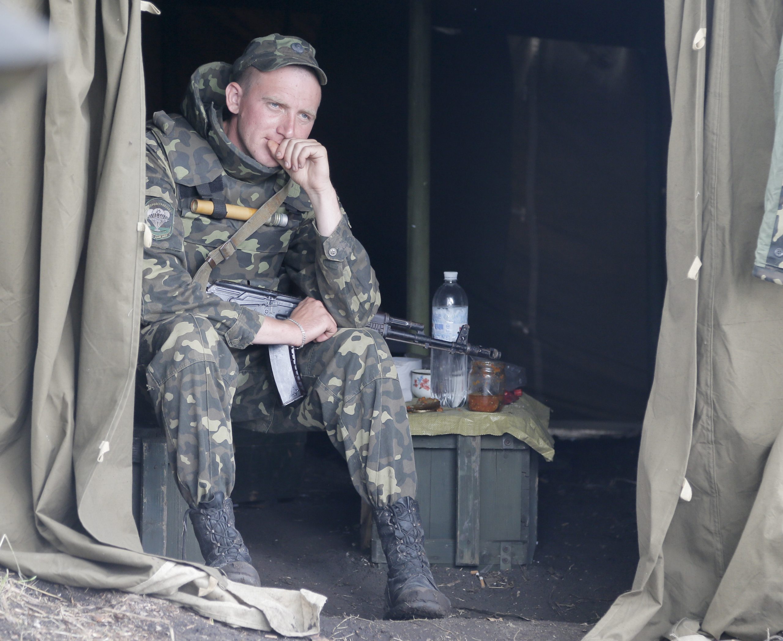 East Ukraine quiet raises leadership questions
