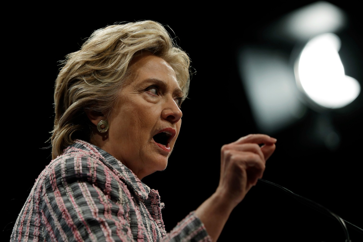 Clinton to submit testimony in email case