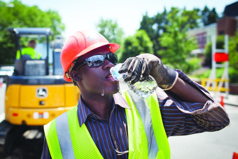Washington’s first heat wave brings out sweat, sunscreen, slurps of water