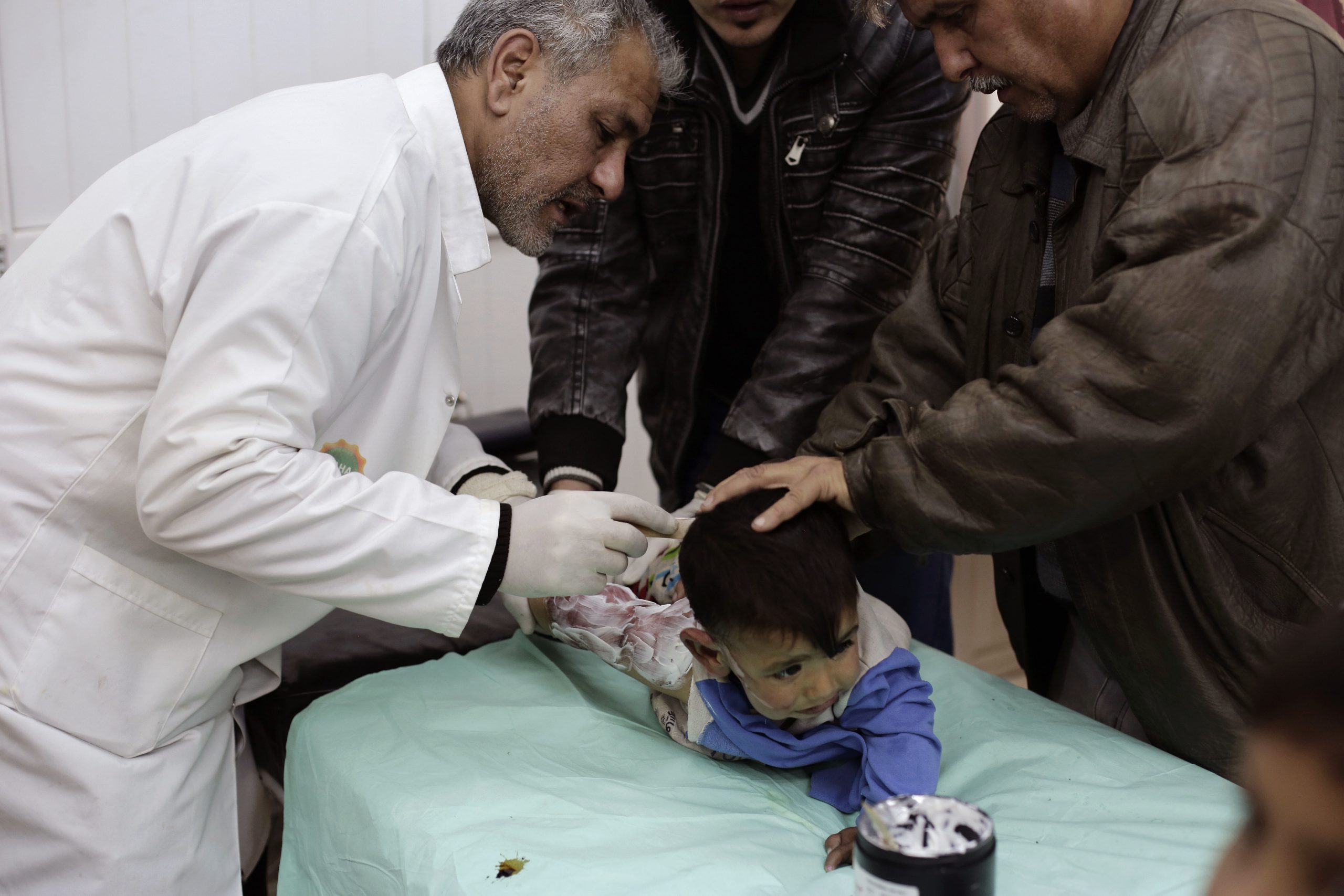 Governors ask to extend children’s health insurance funding