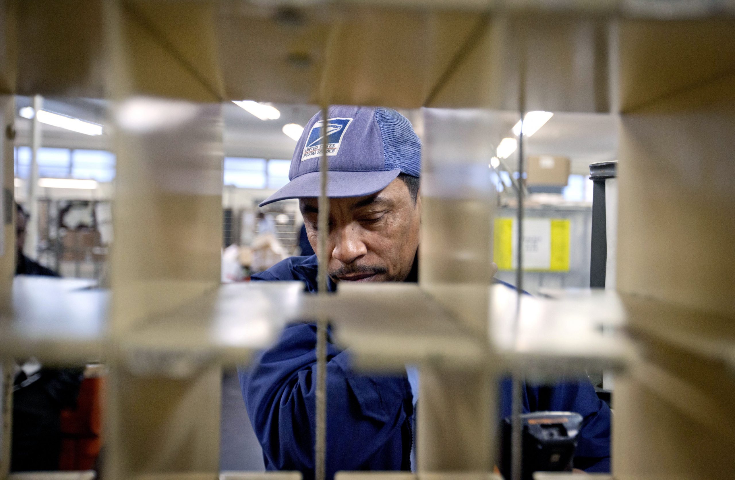 Postal Service had $740 million third-quarter loss