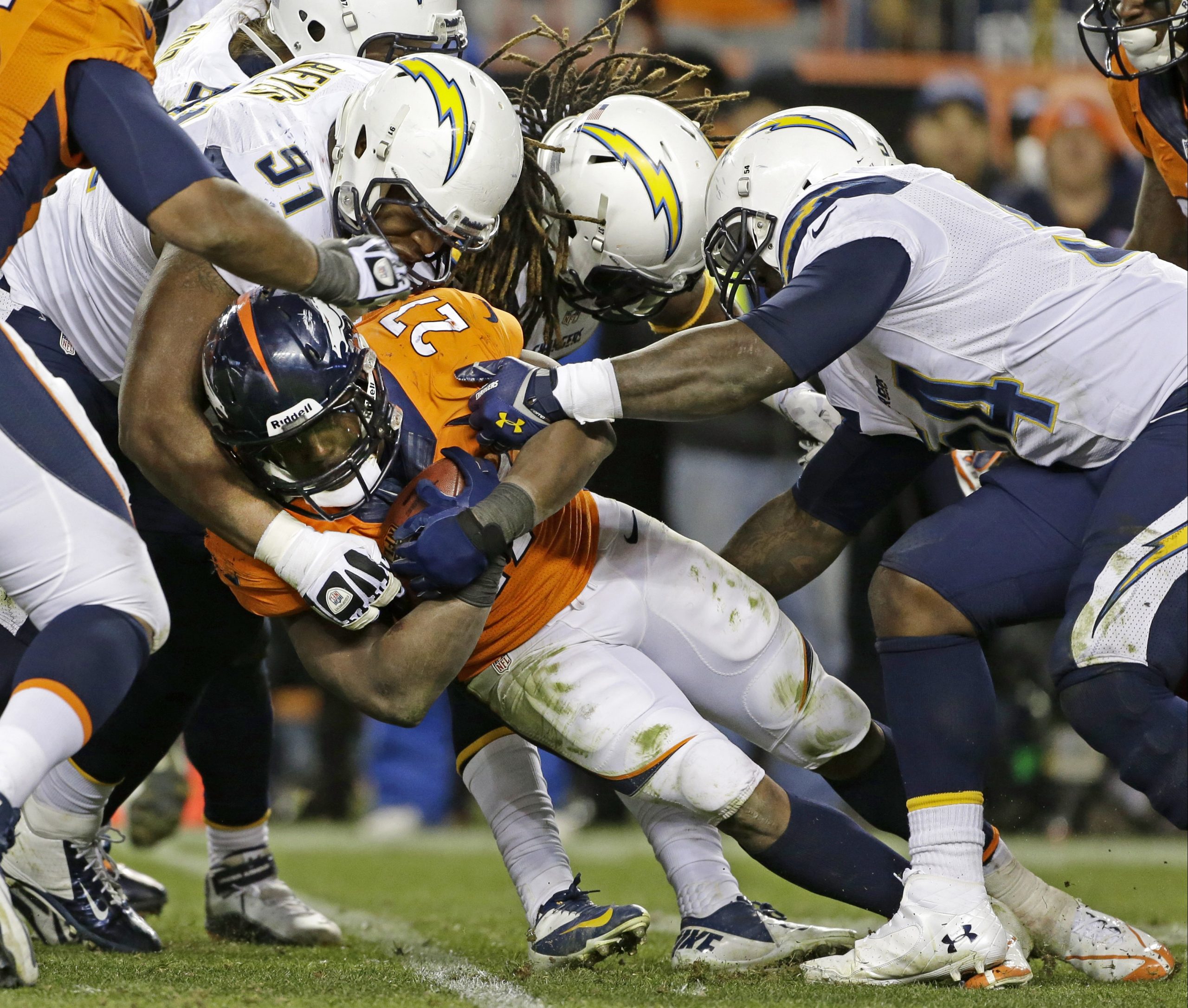 Judge nixes preliminary approval of $765 million NFL case