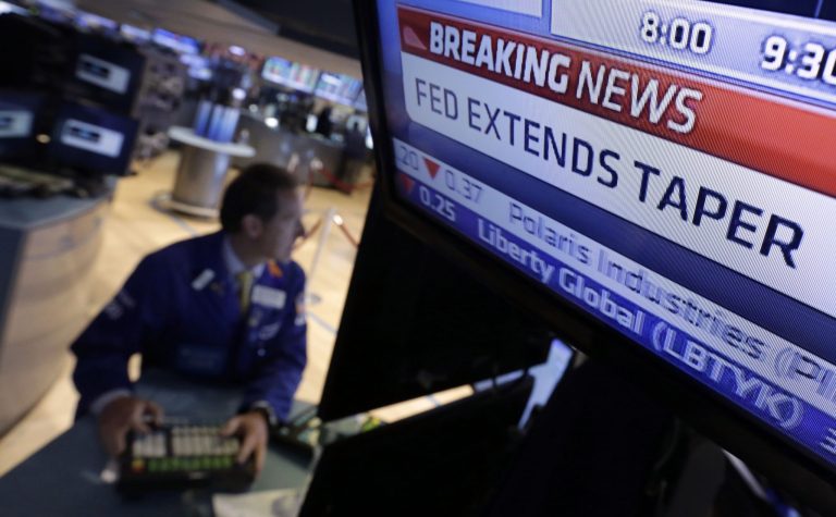 Like stocks, junk bonds show investor jitters