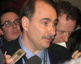 Axelrod to Fundraise for Dem Who Linked Giffords Shooting with Tea Party