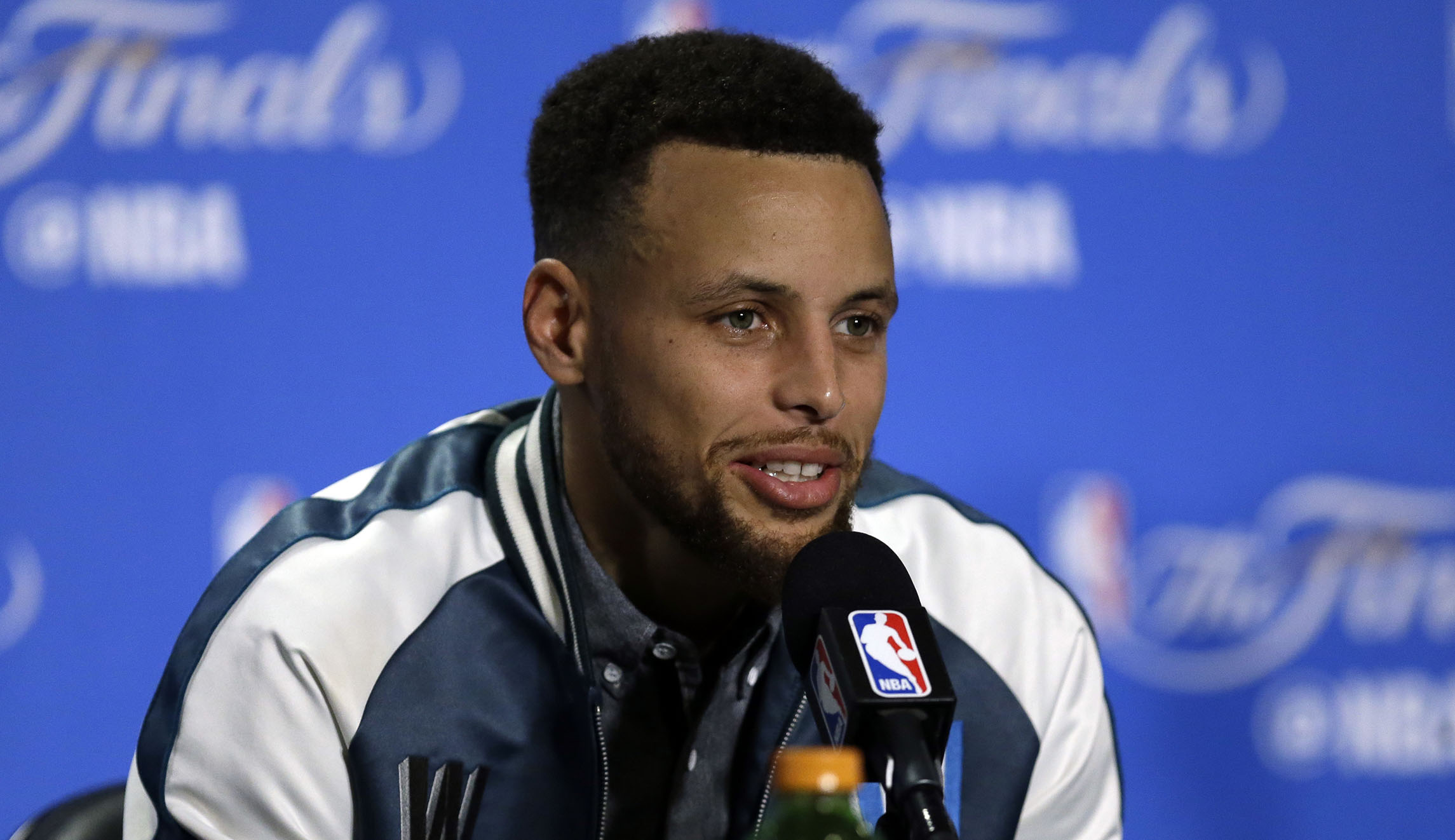 NAACP rallies behind Stephen Curry after Trump ‘dissed’ him, promotes #takeaknee demonstrations