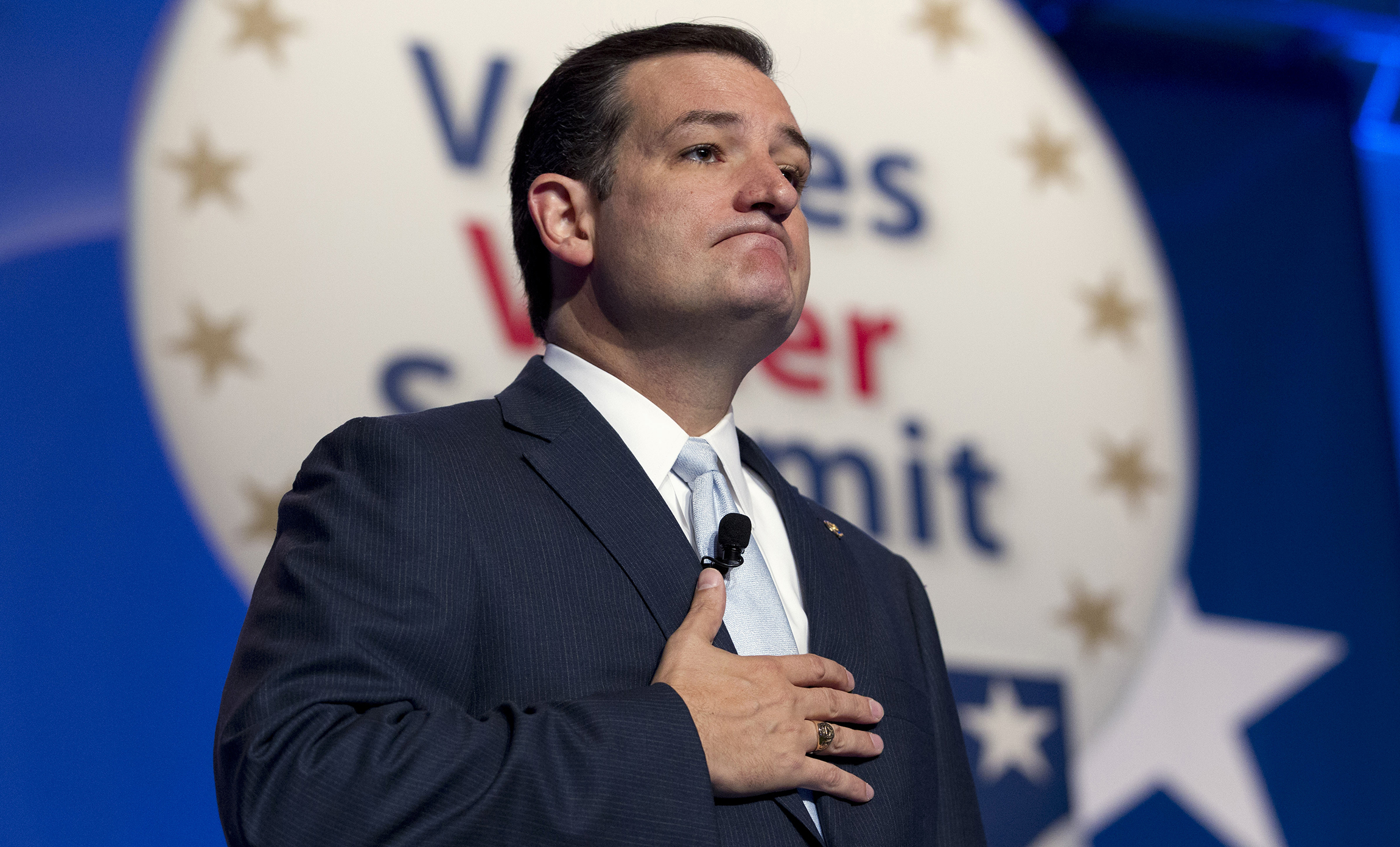 Ted Cruz: ‘Everyone stood’ for national anthem at hurricane charity concert with ex-presidents