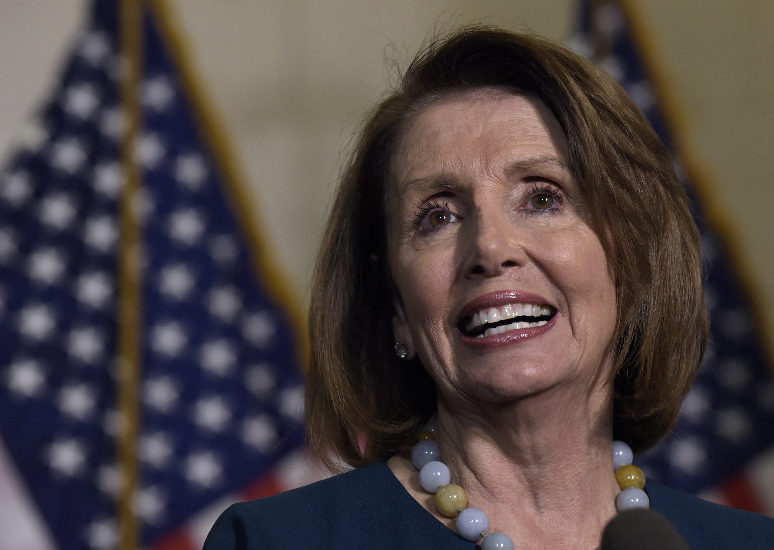 Pelosi extends olive branch to frustrated House Democrats