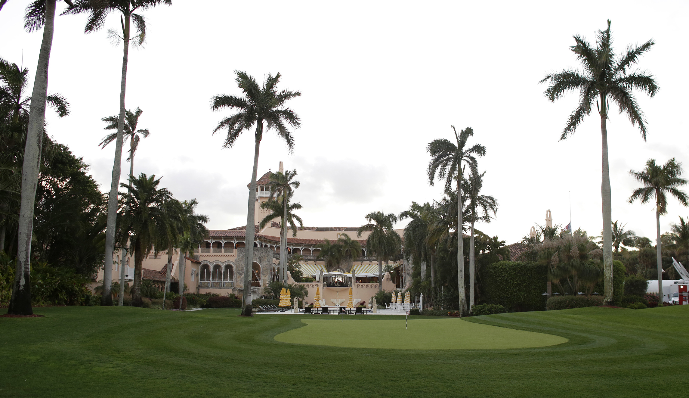 Trump Florida properties close ahead of Hurricane Irma