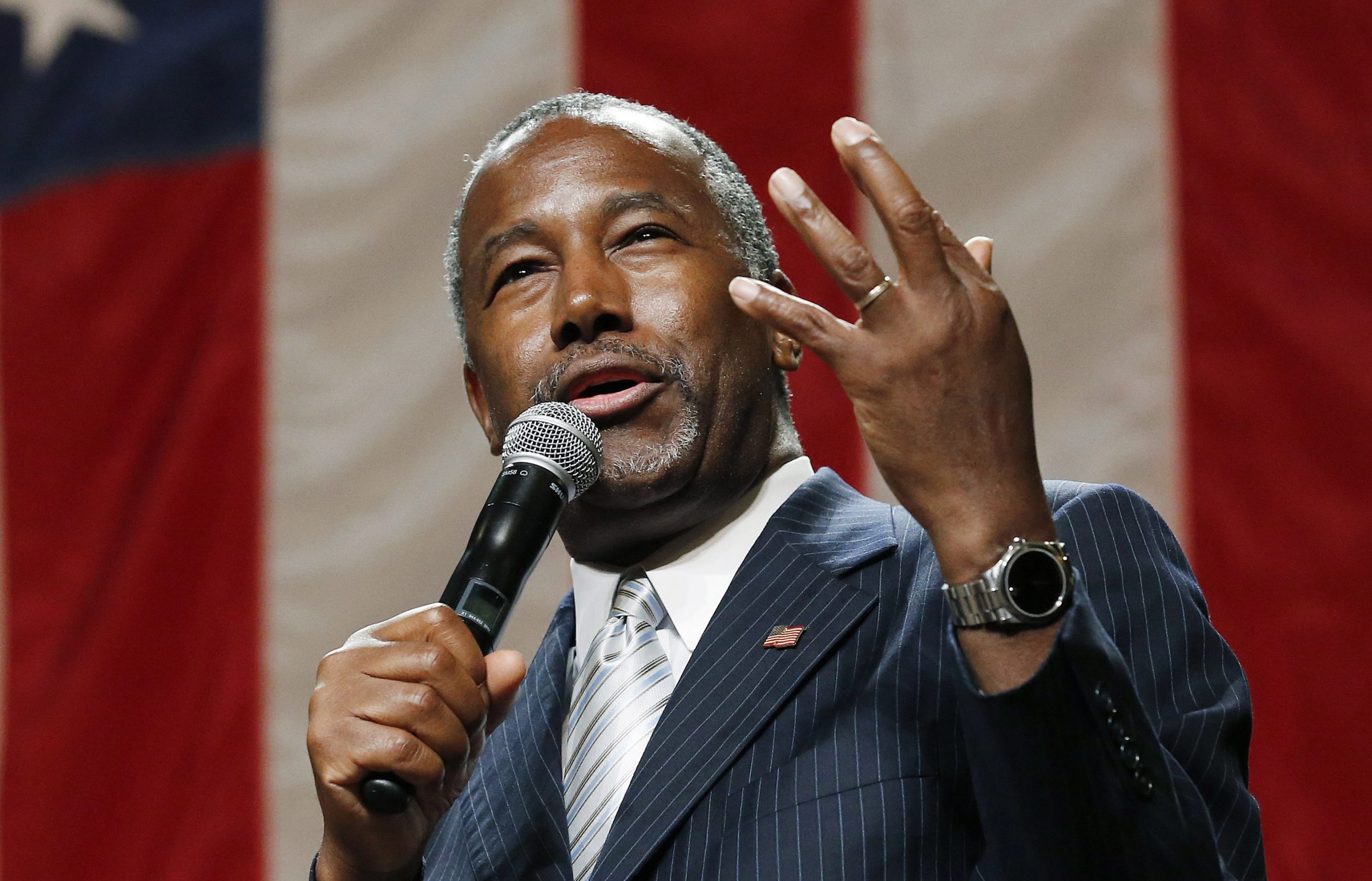 Ben Carson draws big crowds before border tour