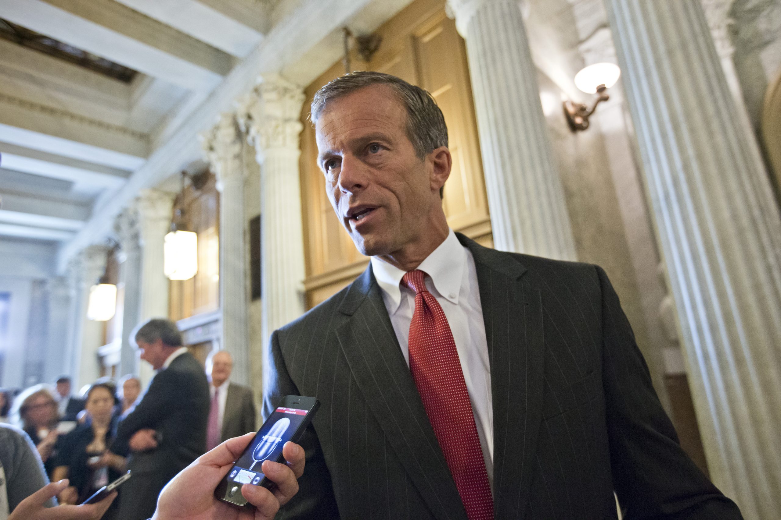 John Thune to GOP: Feud could derail effort to defund Obamacare