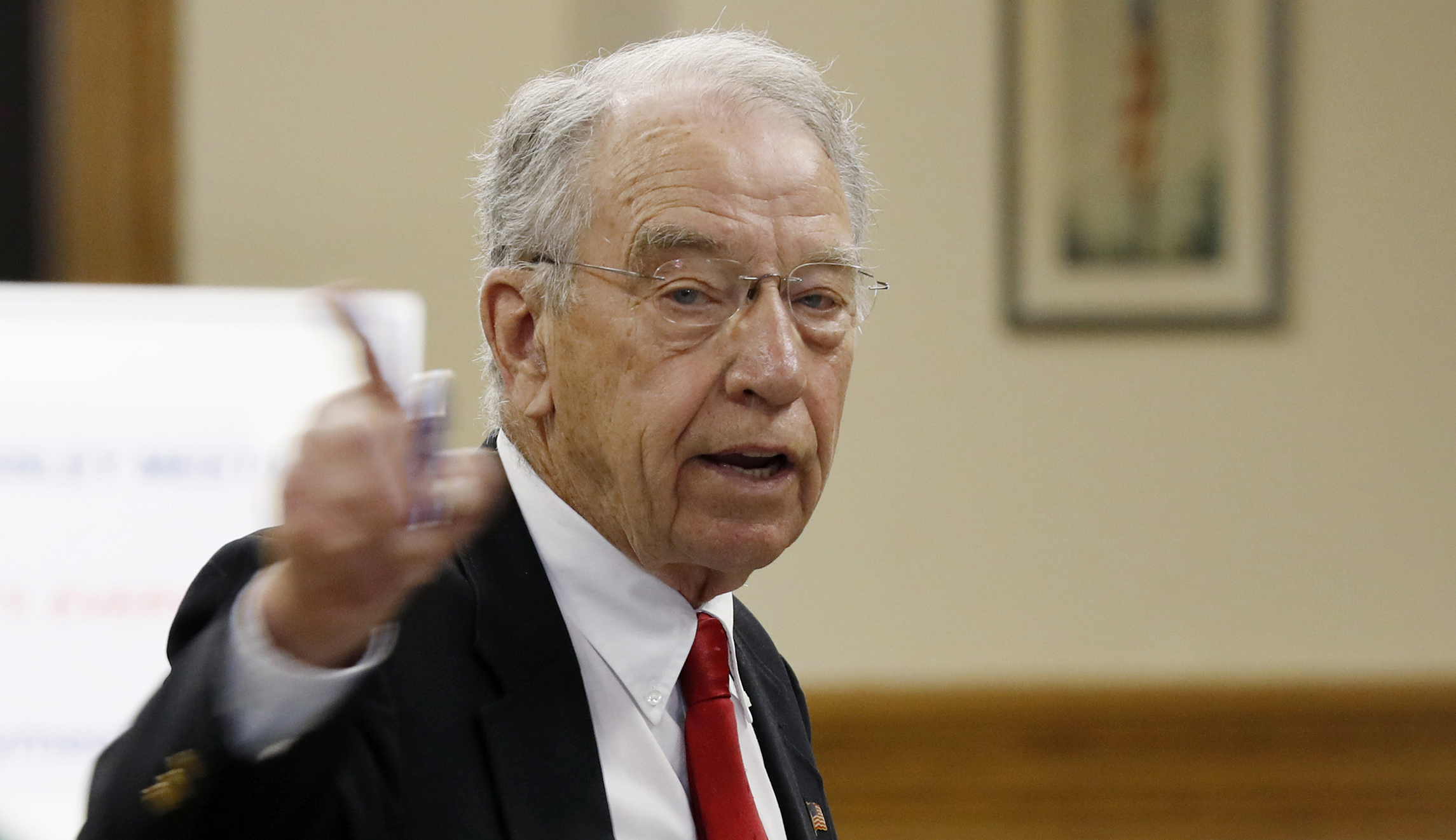 Chuck Grassley wants answers from DOJ about Comey memos