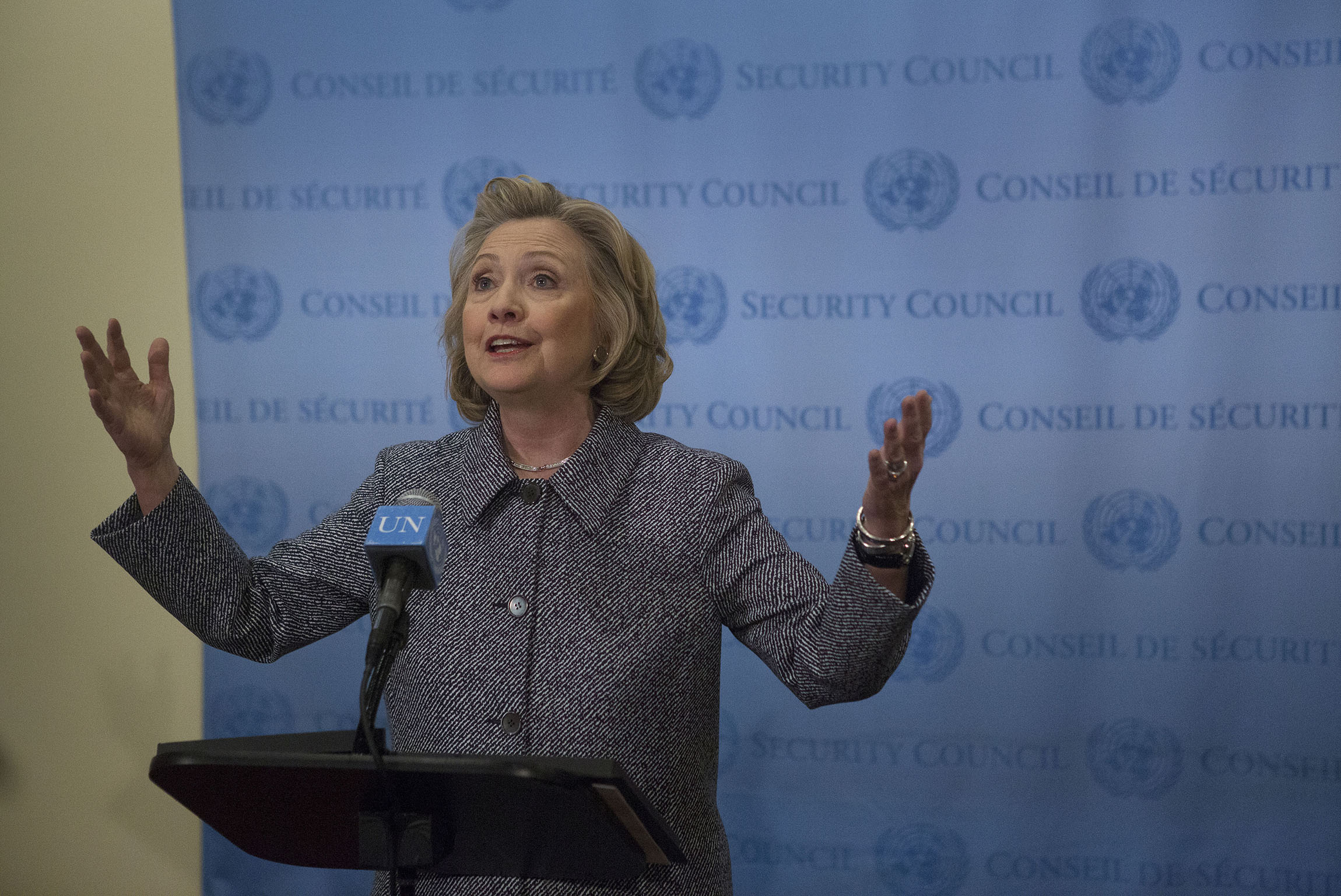 Clinton withheld emails discussing secret server