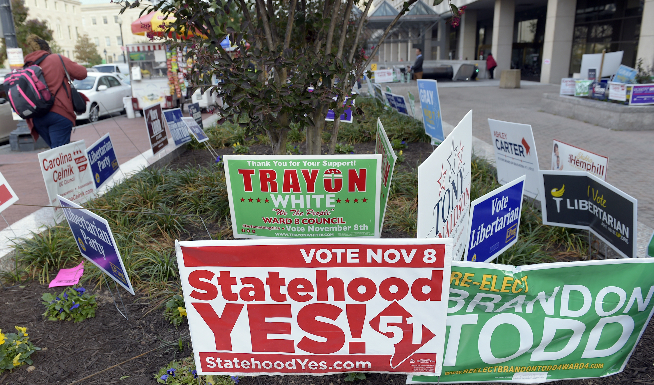 House Oversight Committee votes to advance DC statehood bill
