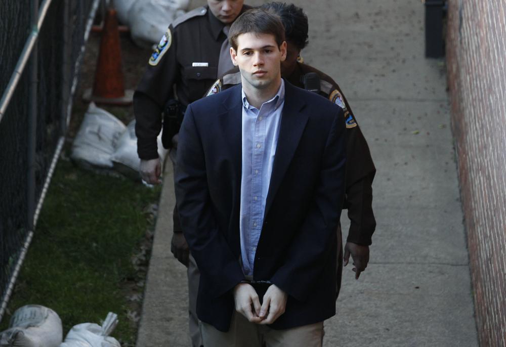 Jury sees photos of crime scene, Huguely’s injuries