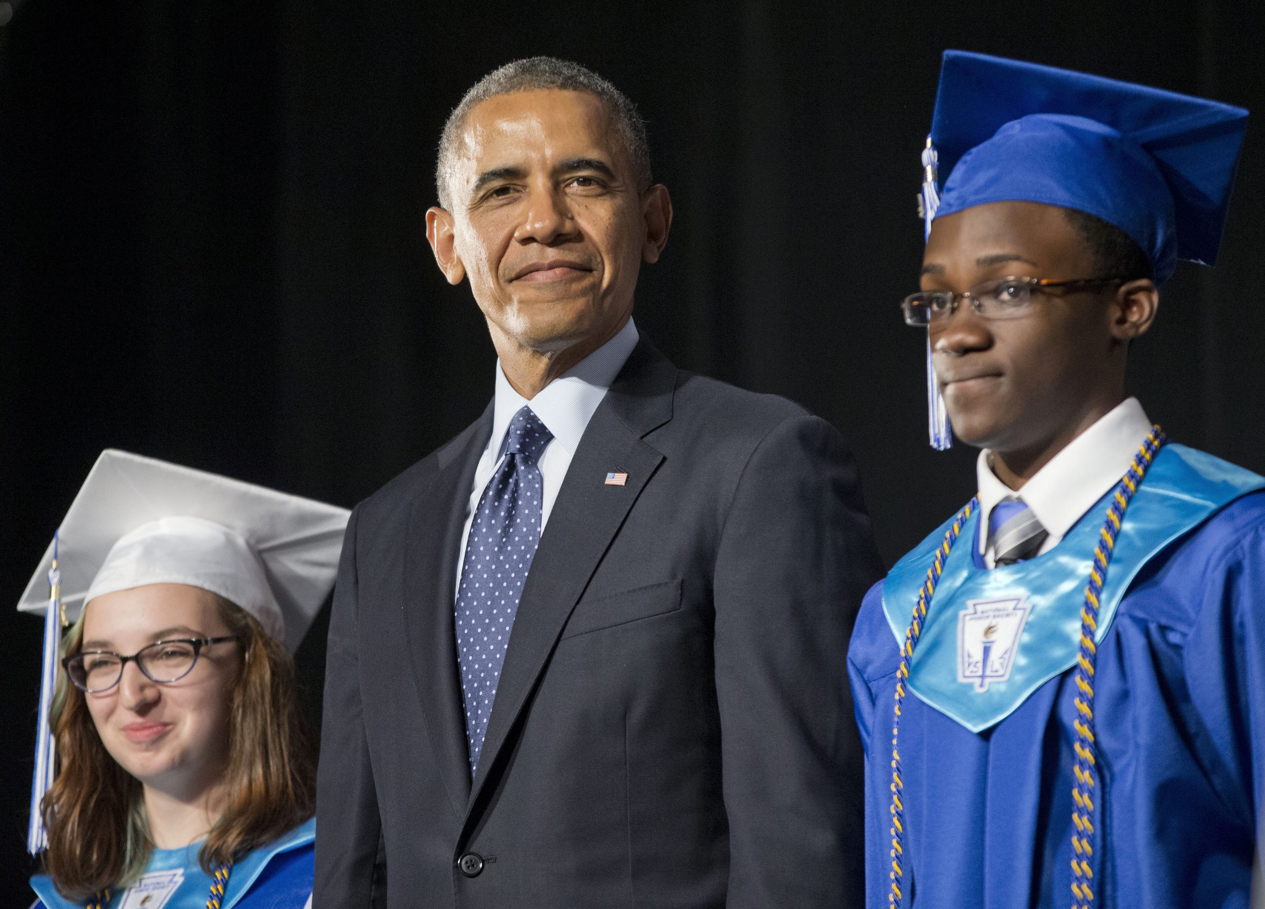Obama holds up technical school as model for US