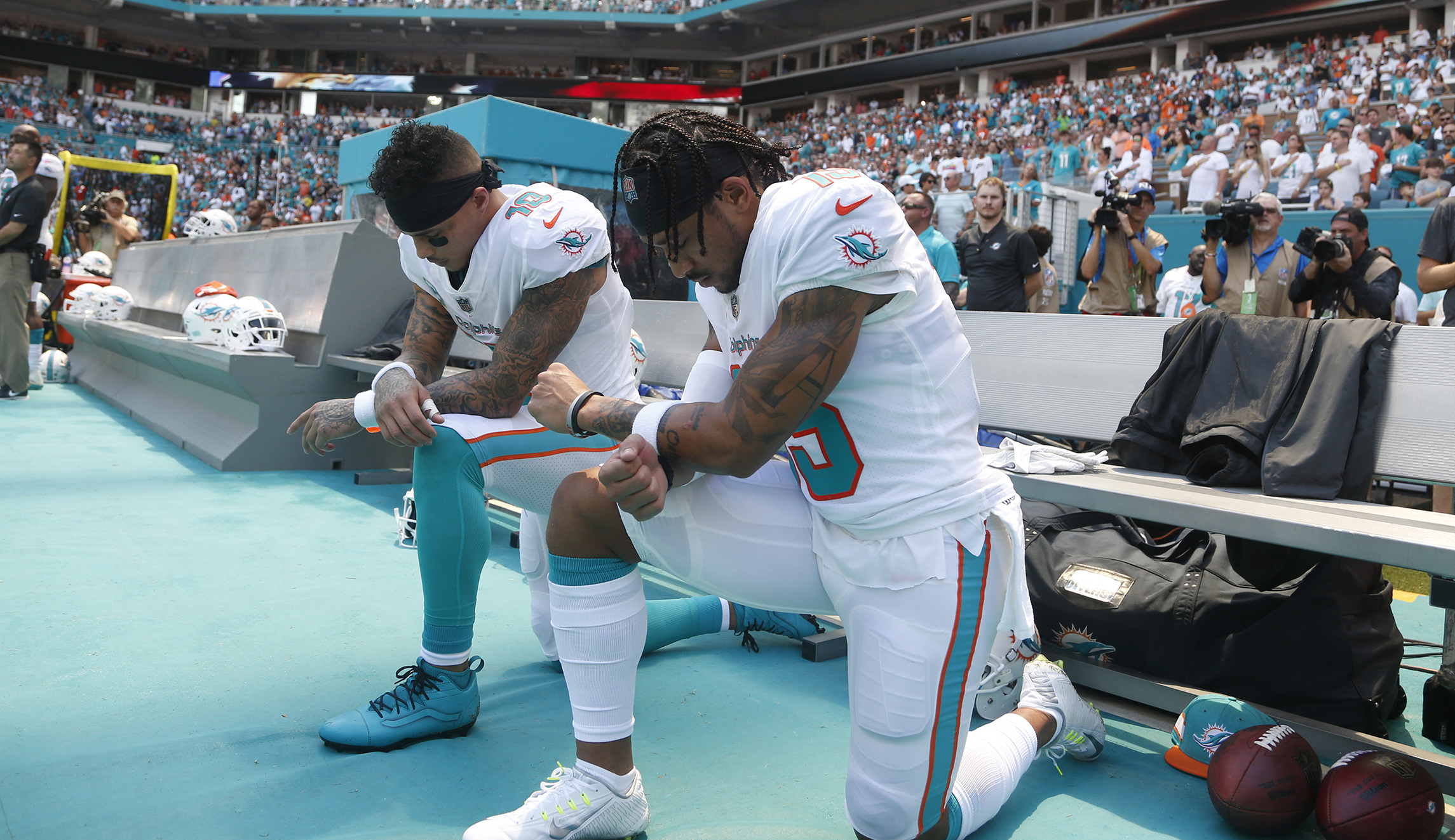 Voters split on national anthem protests in the NFL: Poll