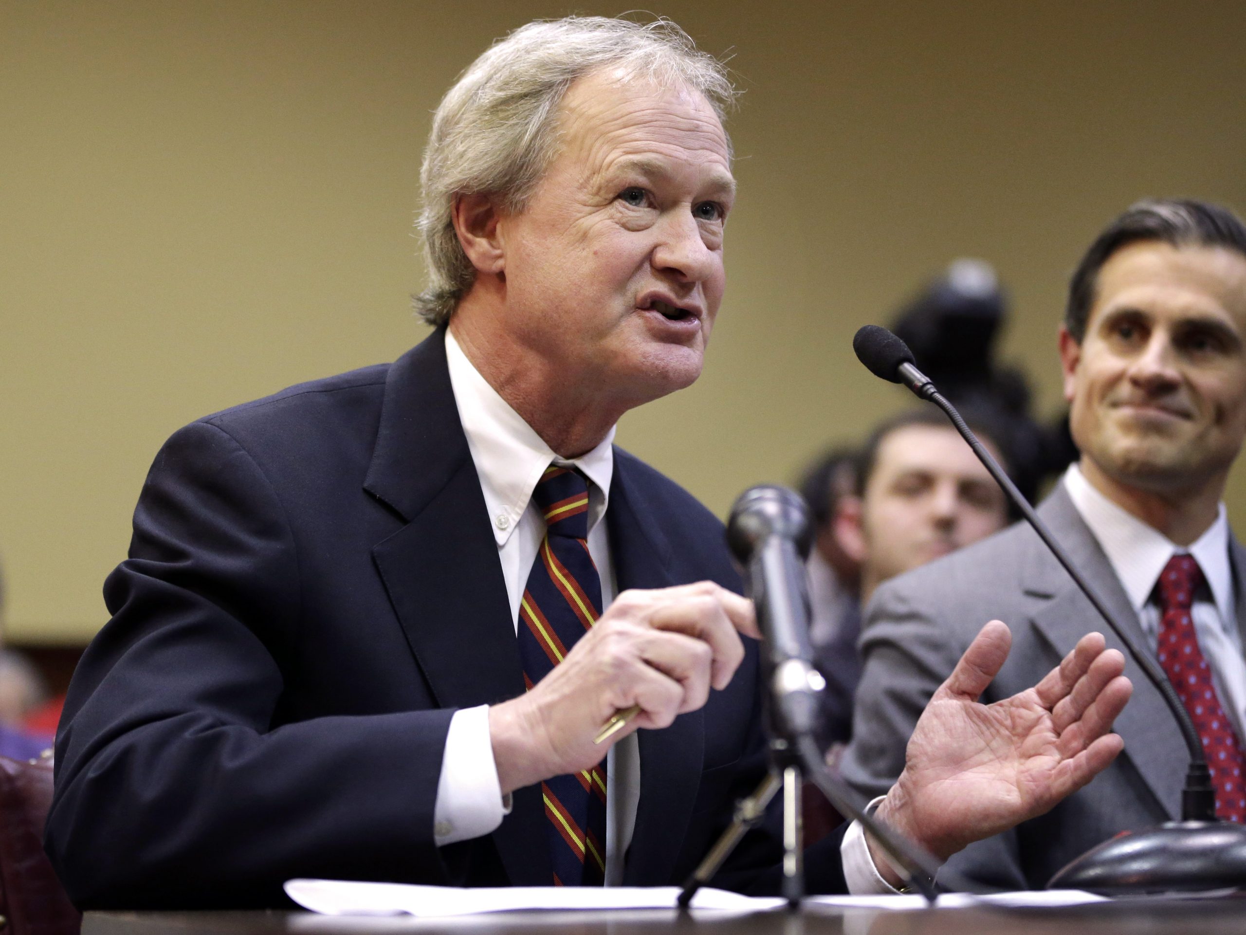 Chafee: Clinton has ‘lack of judgment’