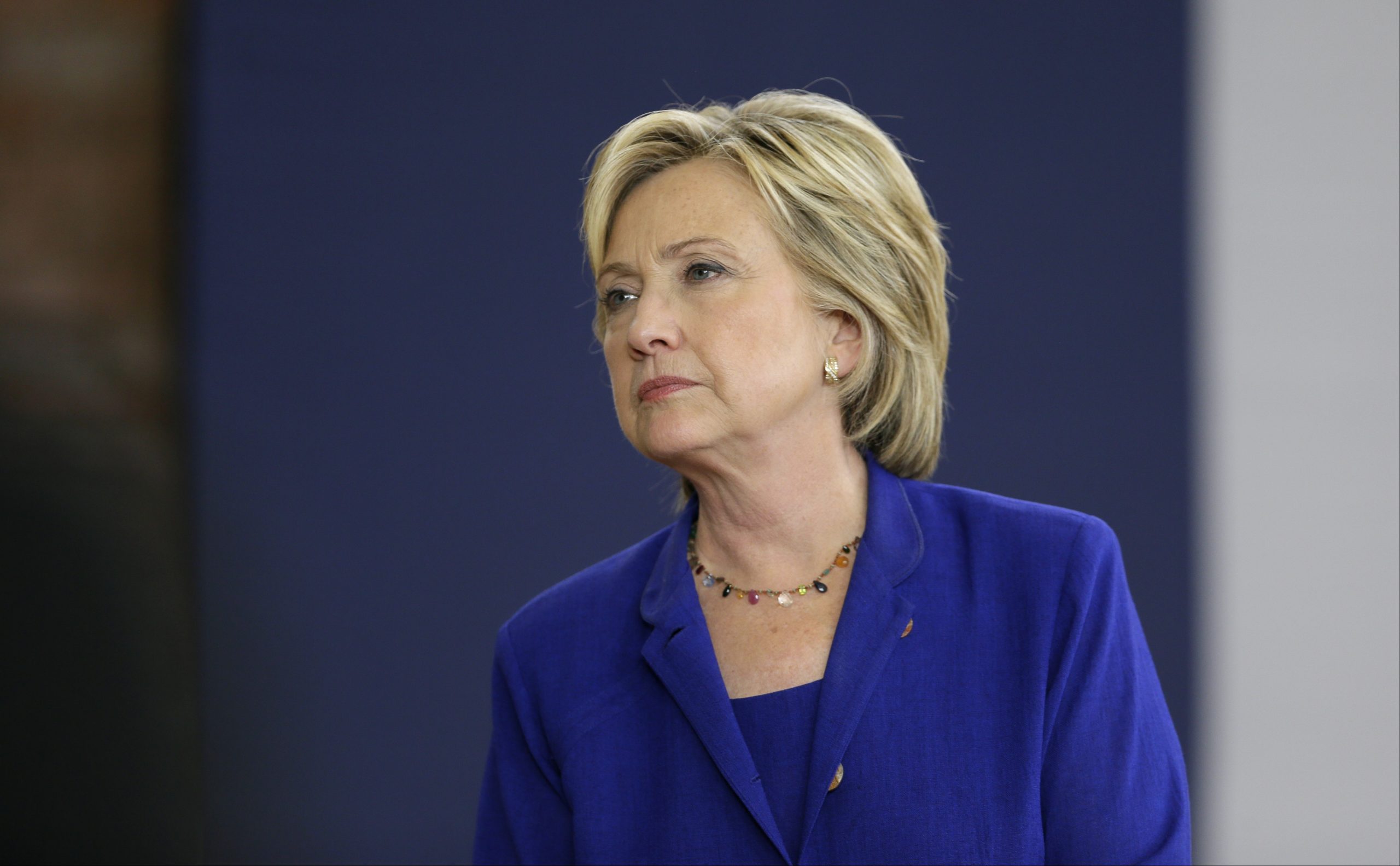 Top Republicans crush Clinton in new poll