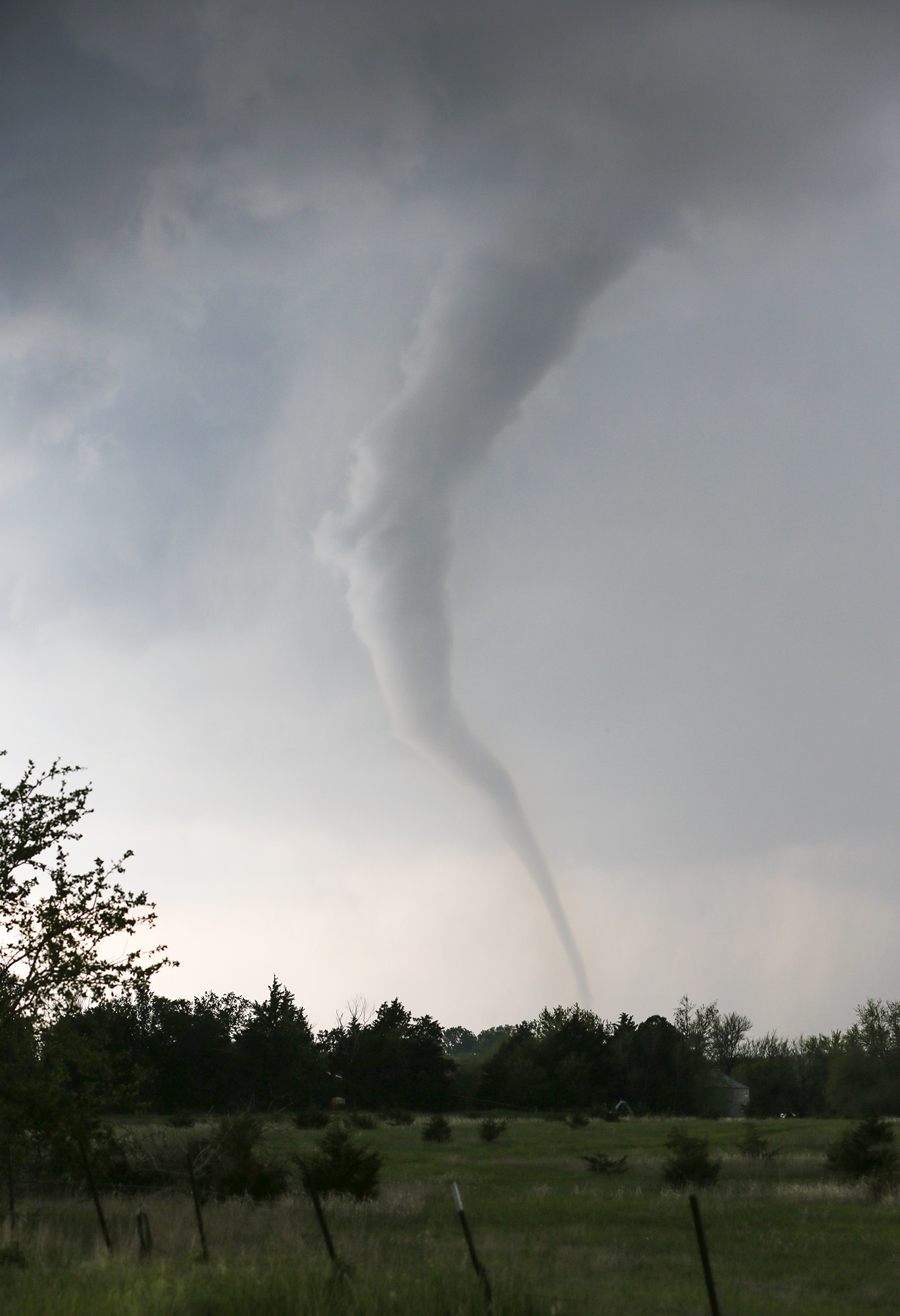 Tornadoes hit Kansas, Oklahoma; no injuries reported
