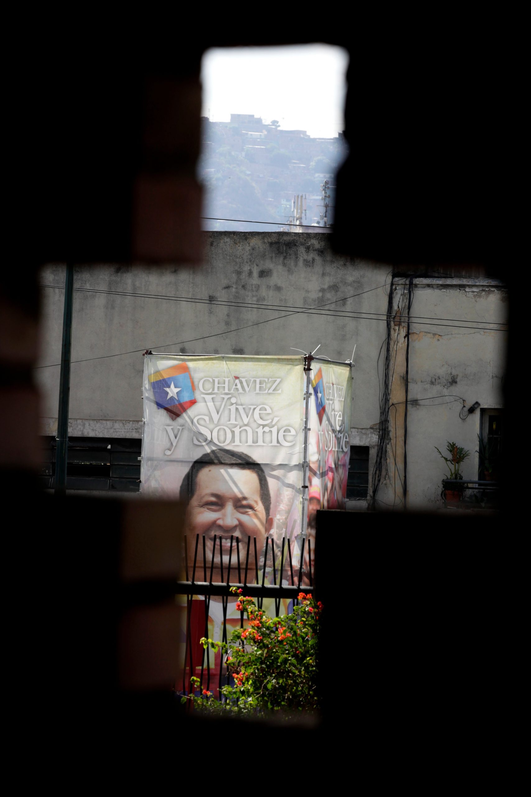 Venezuela’s Chavez dies, officials call for unity