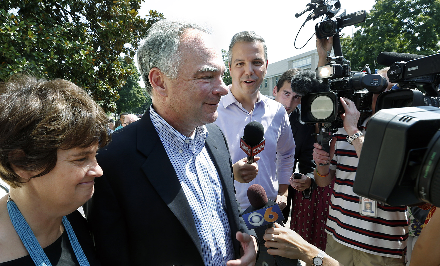 Bleeding blue: Kaine predicts Democratic Senate