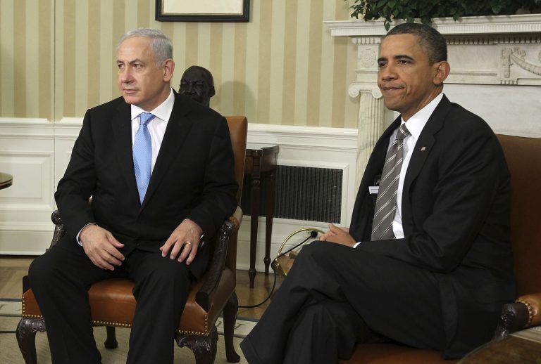 Israeli Prime Minister Benjamin Netanyahu and President Obama prepare to make statements after meeting in the Oval Office, May 20, 2011. (Getty images / Alex Wong)