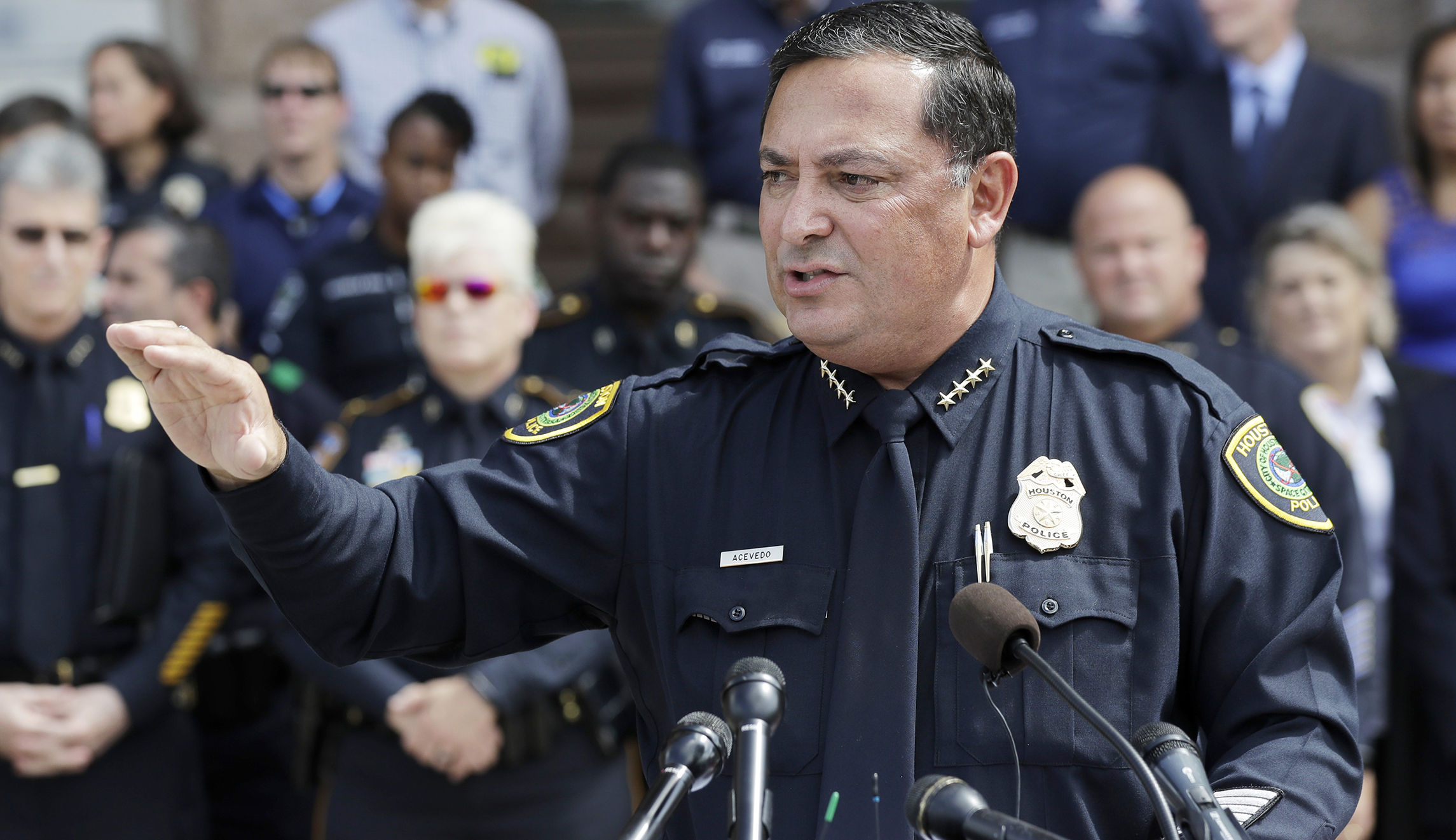 Houston chief of police calls for action on gun violence, slams politicians who ‘do absolutely nothing’