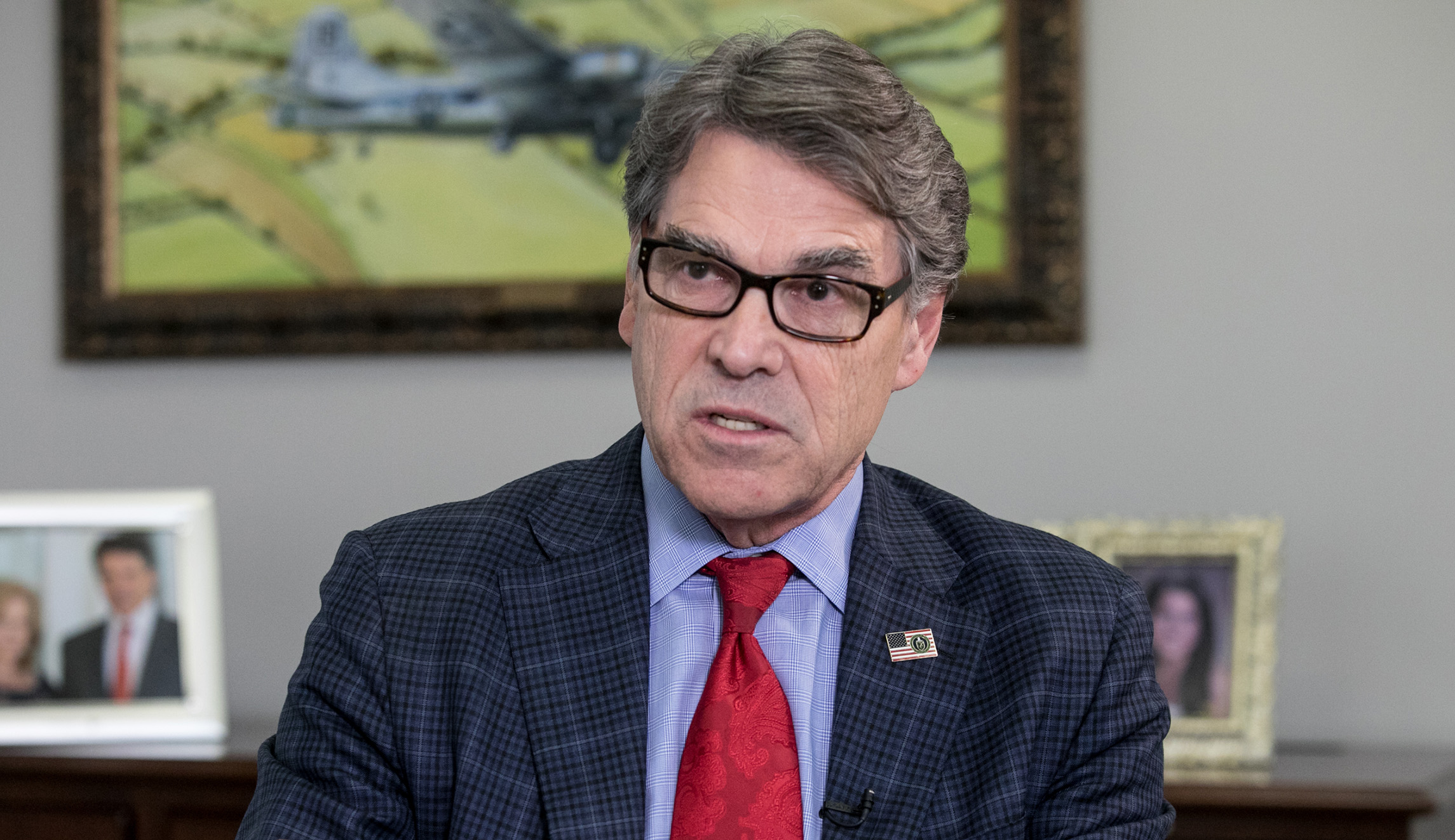 Trump orders Rick Perry to save coal, nuclear plants