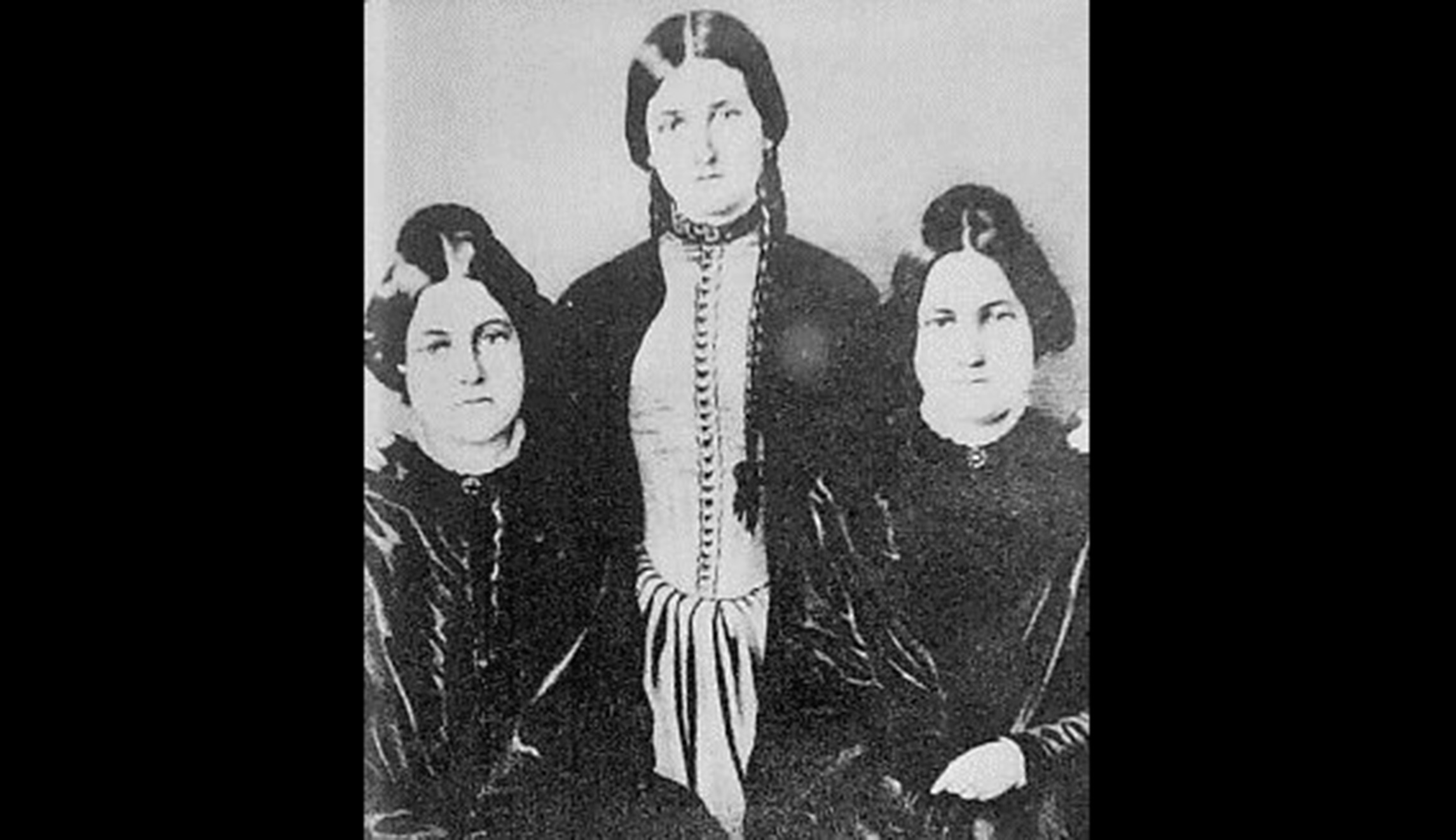 Need a Halloween scare? Read the scary story of ‘the Seance Sisters’
