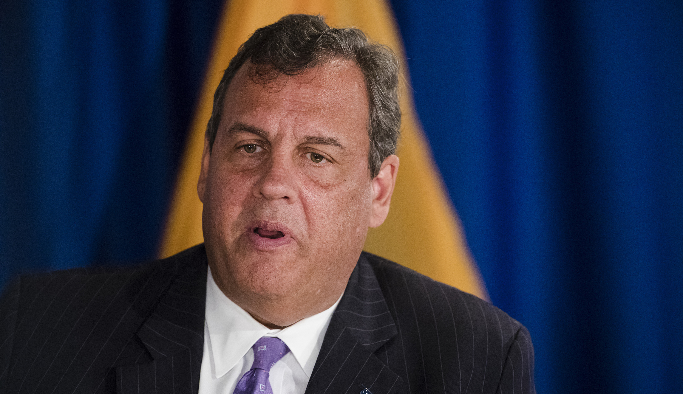 Chris Christie plays weatherman on ‘Fox and Friends’: Watch