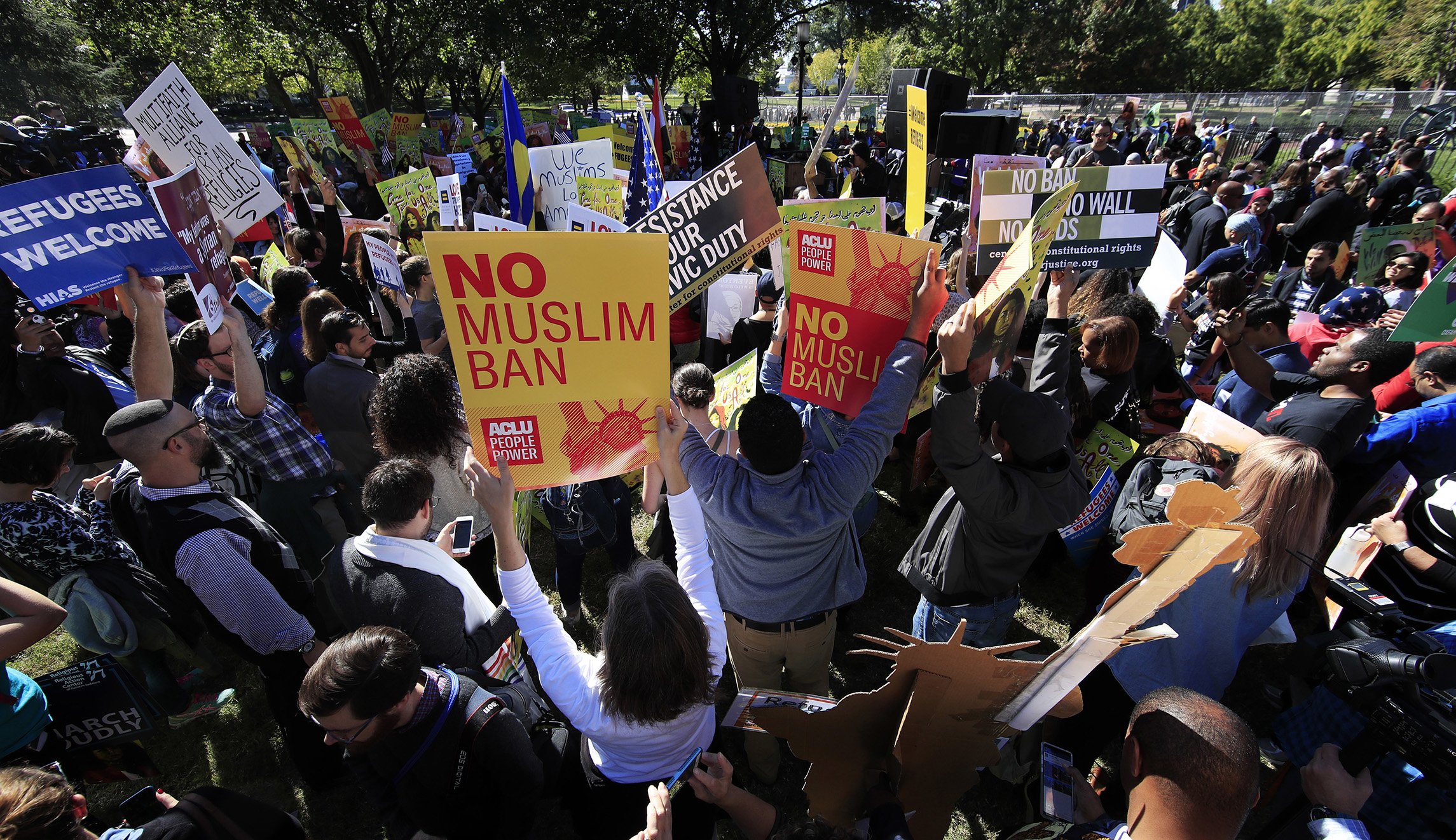 Justice Department urges appeals court to lift block of Trump’s travel ban 3.0