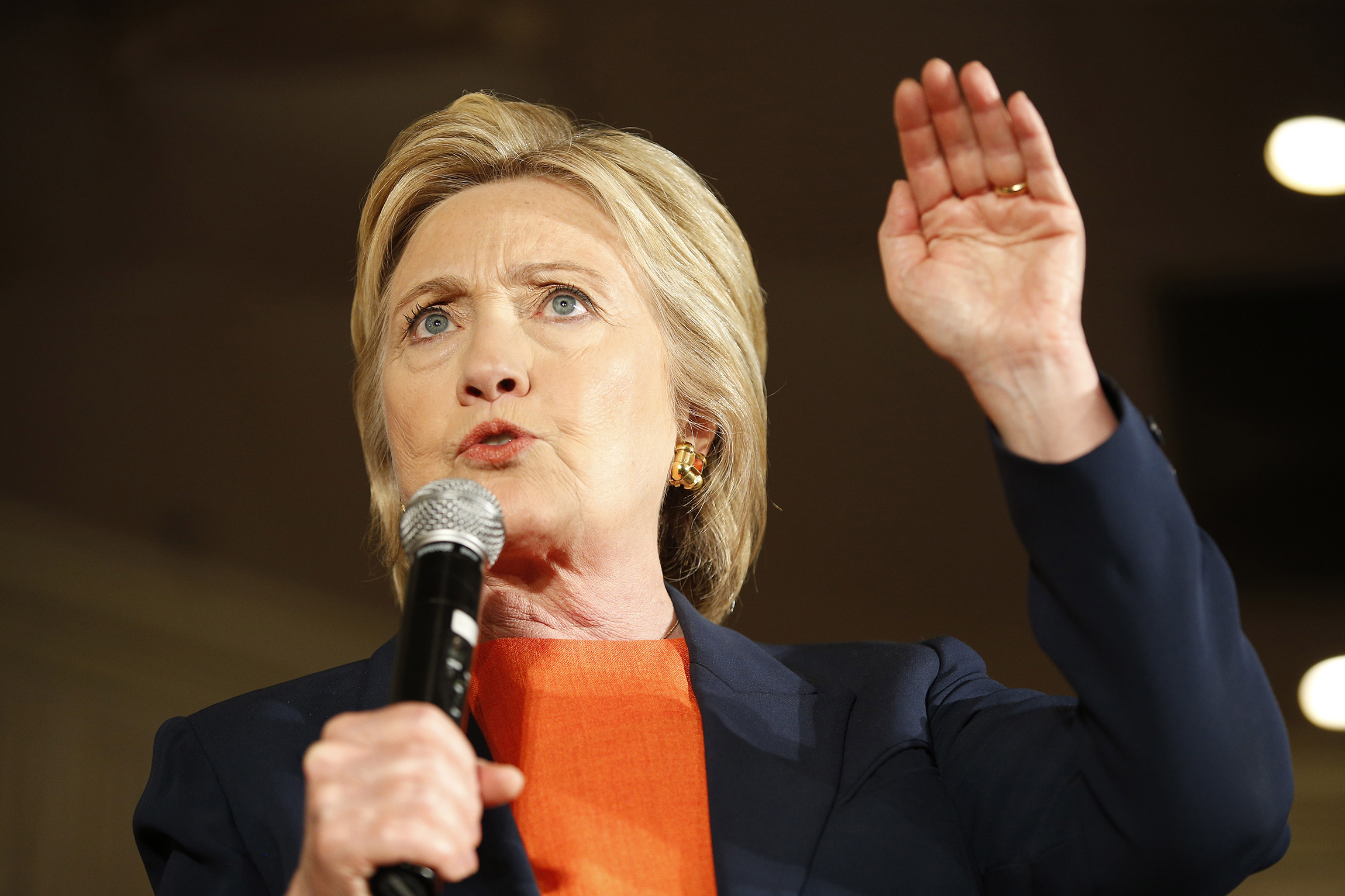 Clinton: I’m to the right of Trump on foreign policy
