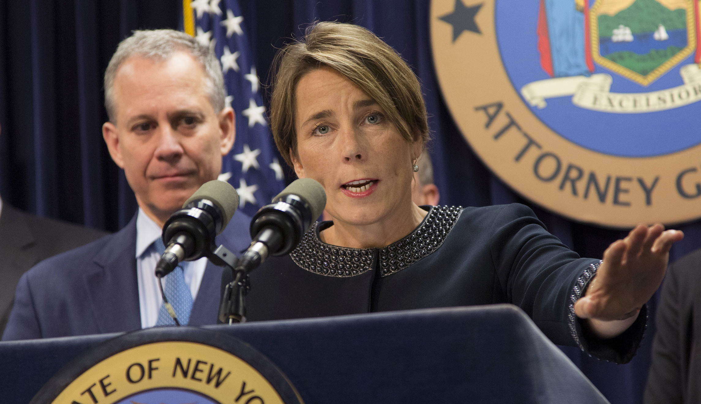 ‘Texas Hold ‘Em’: Fleeing Democrats find shelter in Massachusetts with Maura Healey
