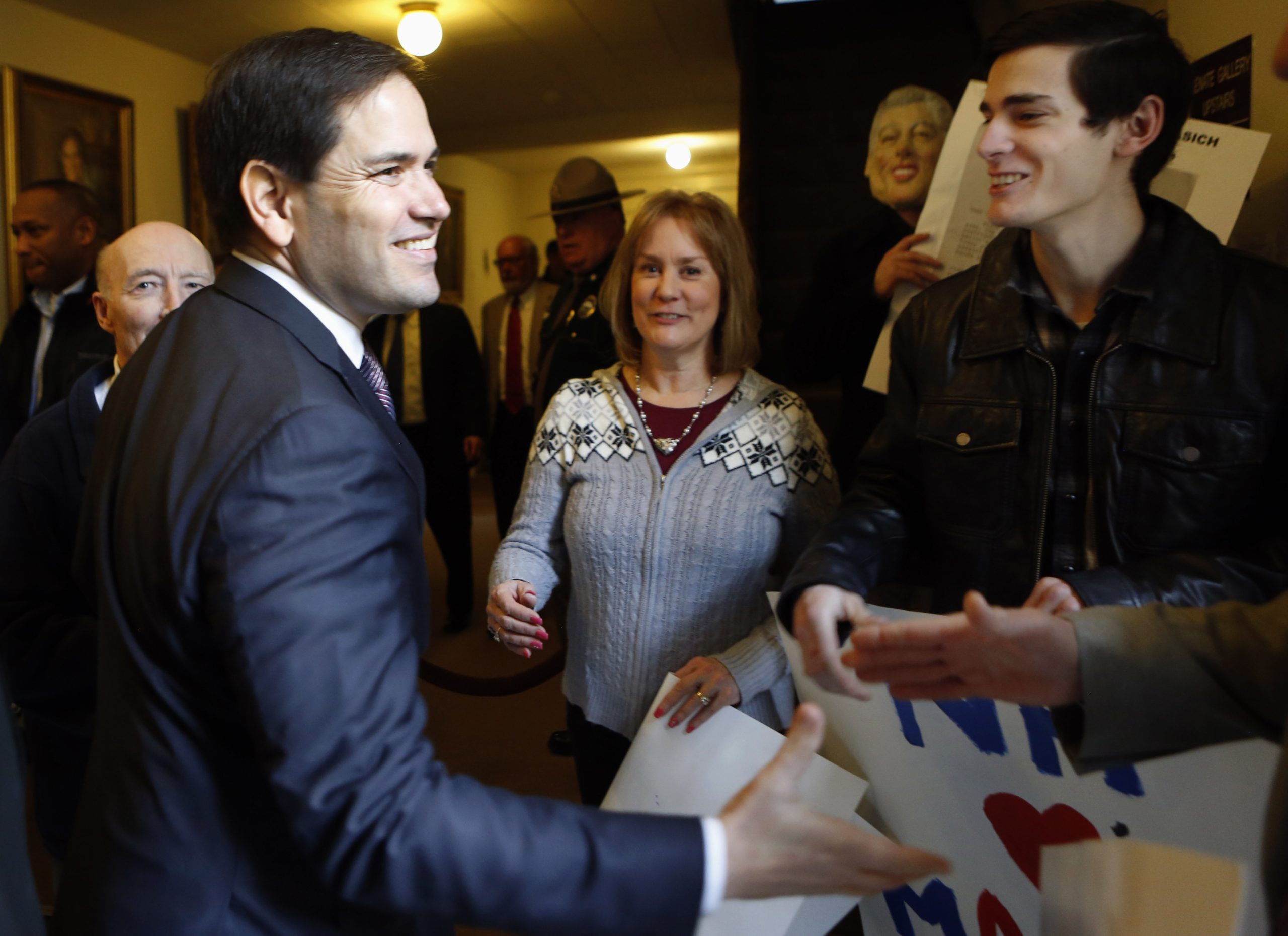 Welders greet Rubio with his own words