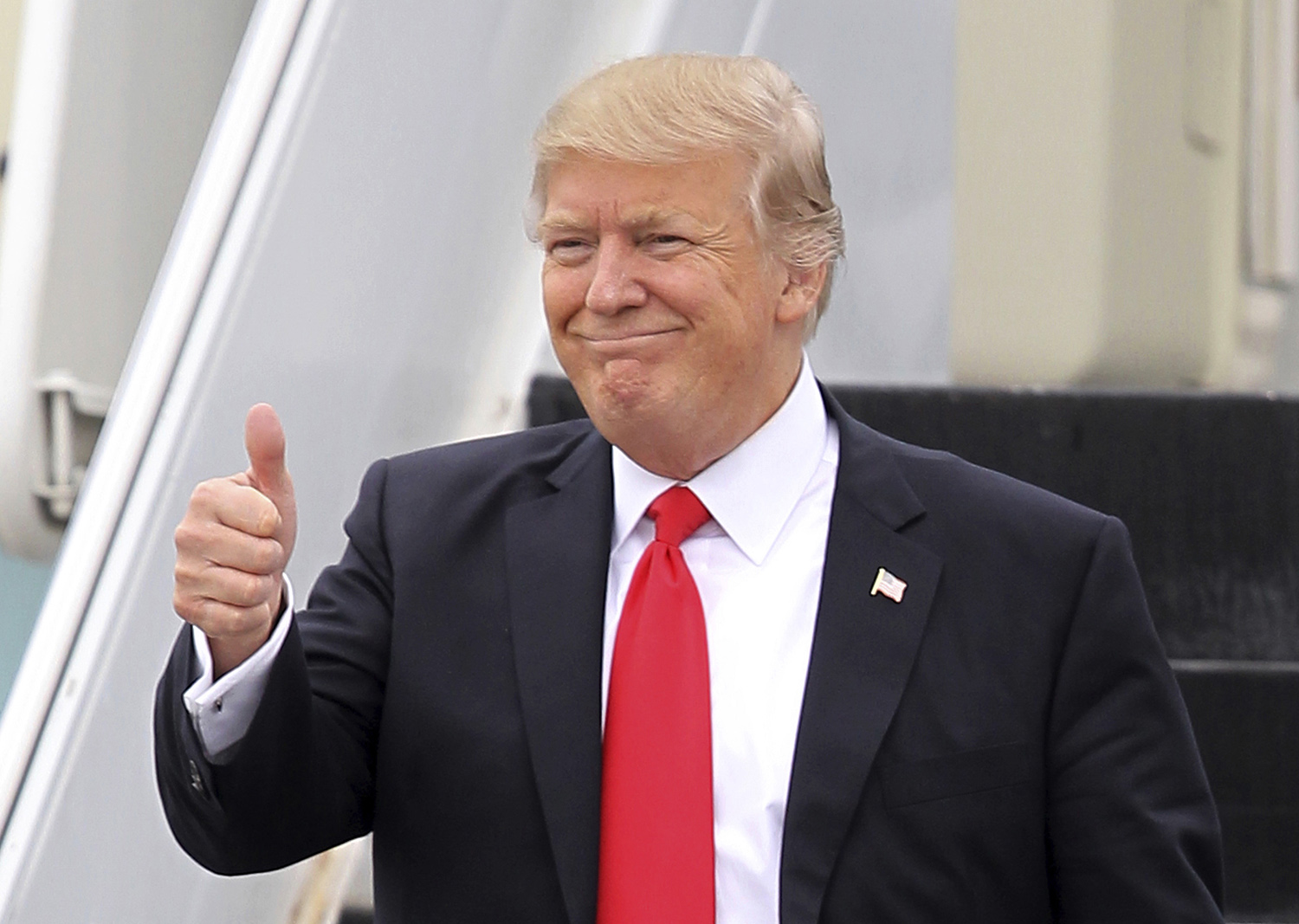 Trump calls attention to poll showing 50 percent approval rating
