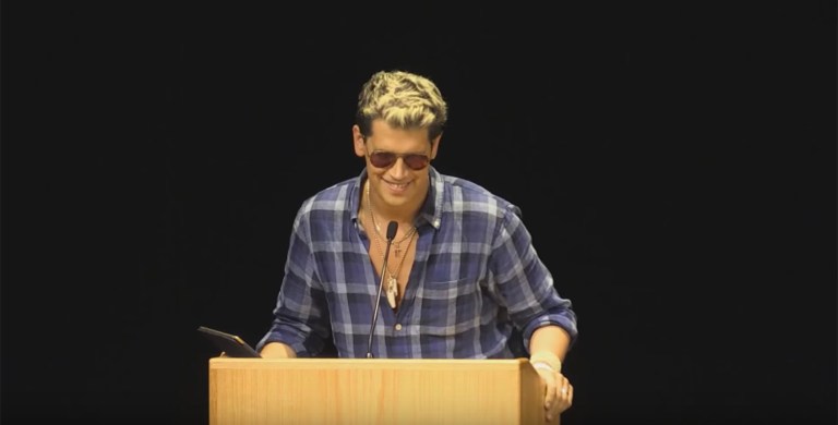 The White House declined to condemn Twitter for banning conservative media personality Milo Yiannopoulos. (screenshot)