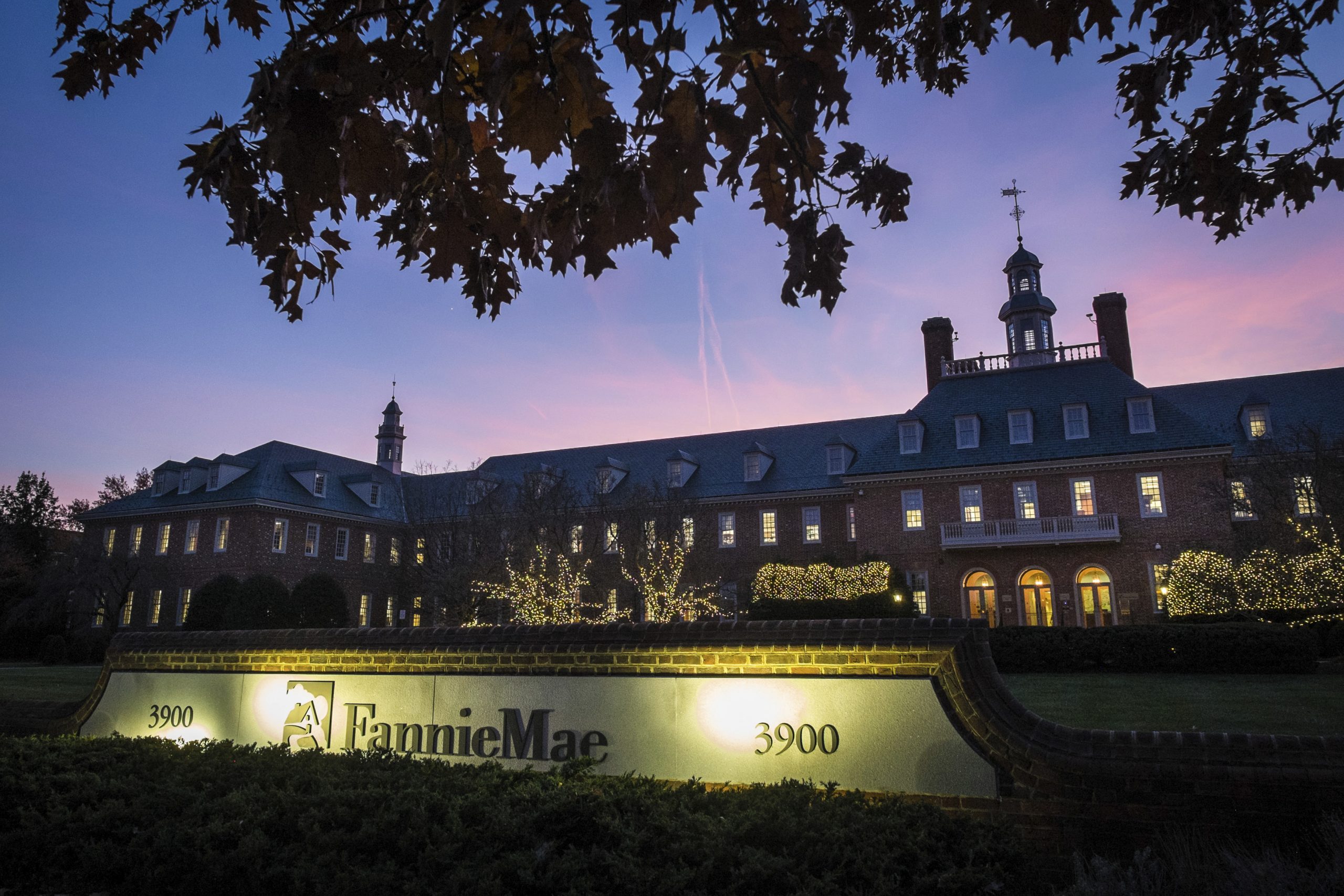 Fairholme wins right to seek records in Fannie Mae, Freddie Mac suit